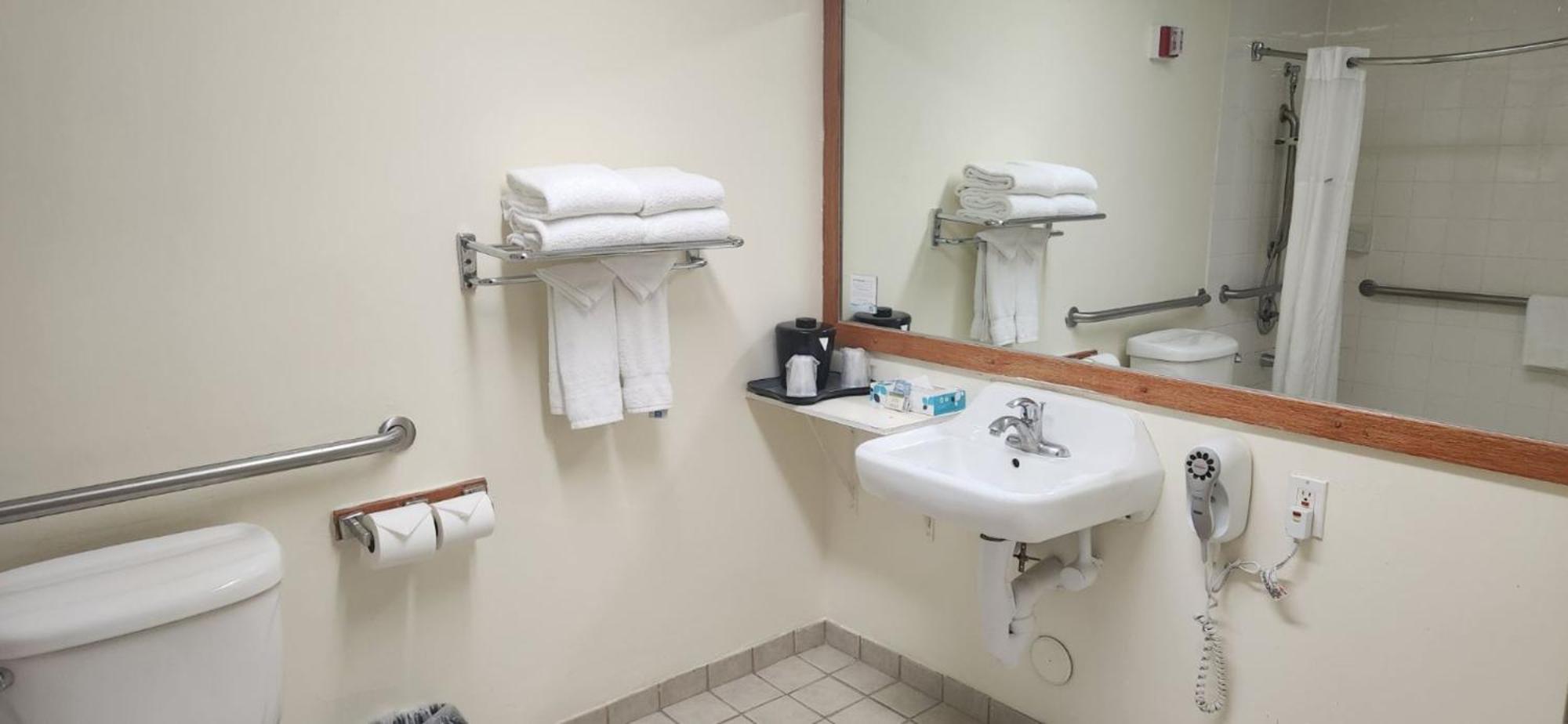 King Room with Mobility/Hearing Impaired Access - Non-Smoking - Photo 2