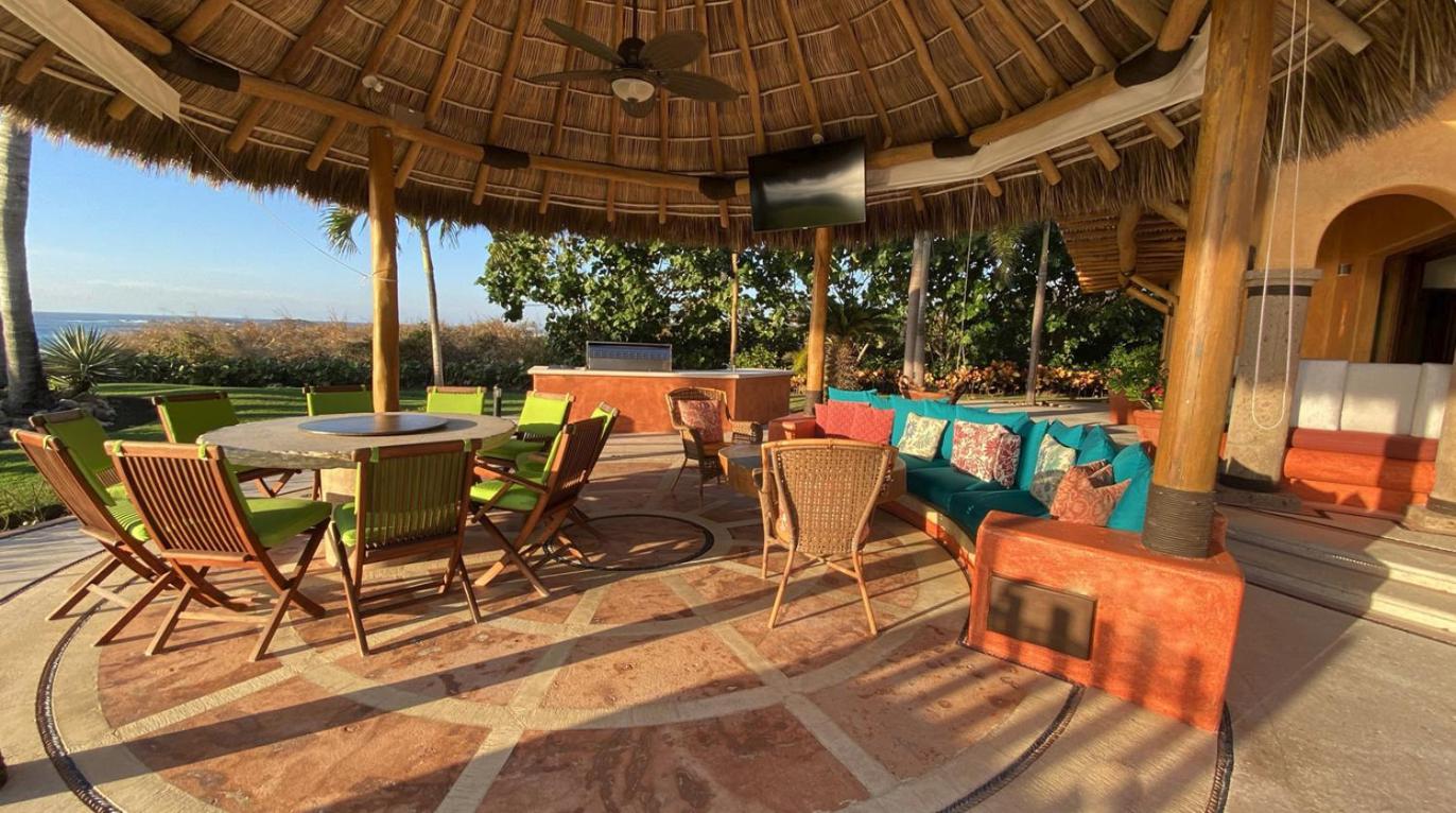 Villa photo 2