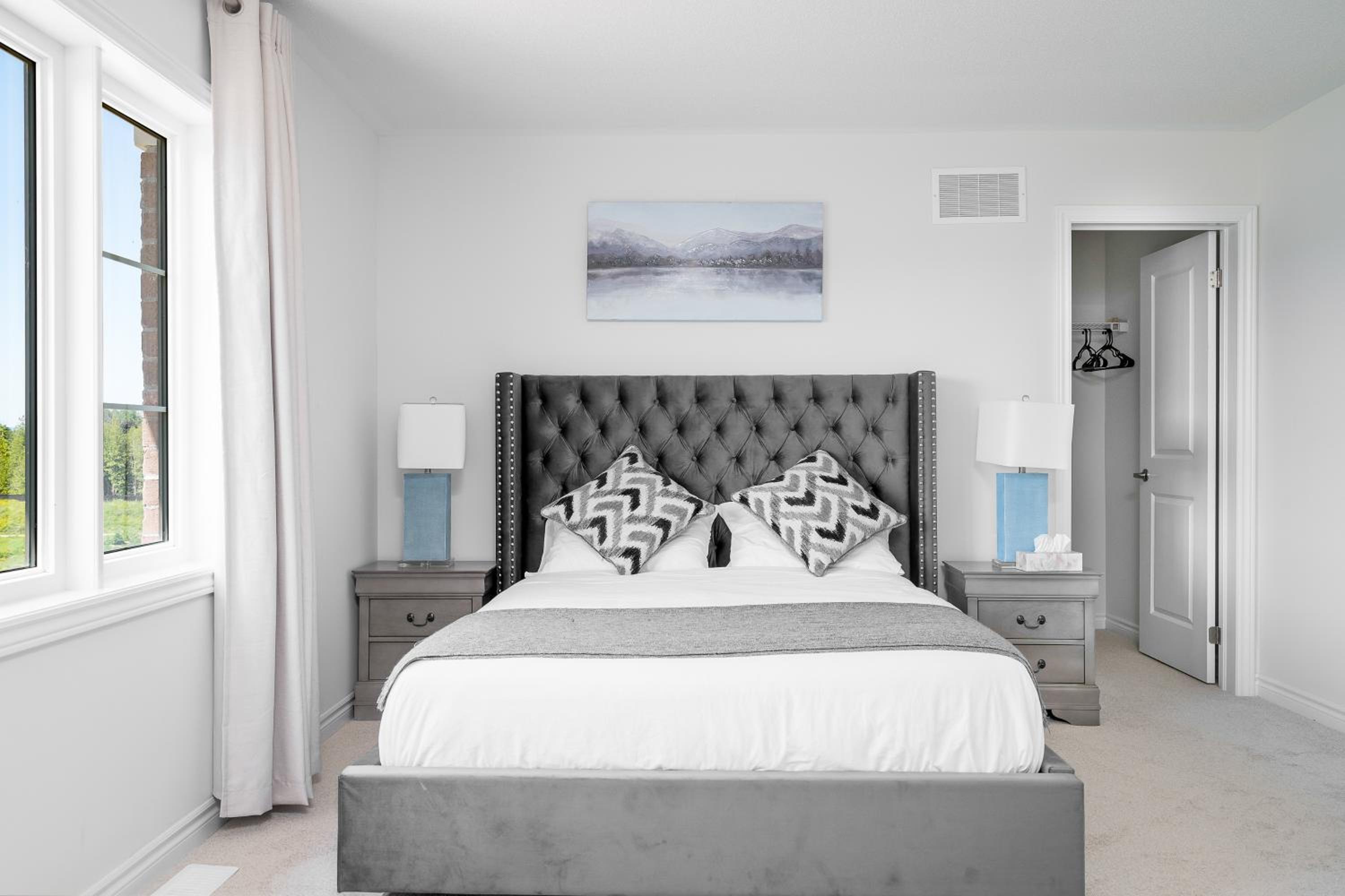 Four-Bedroom House photo 2