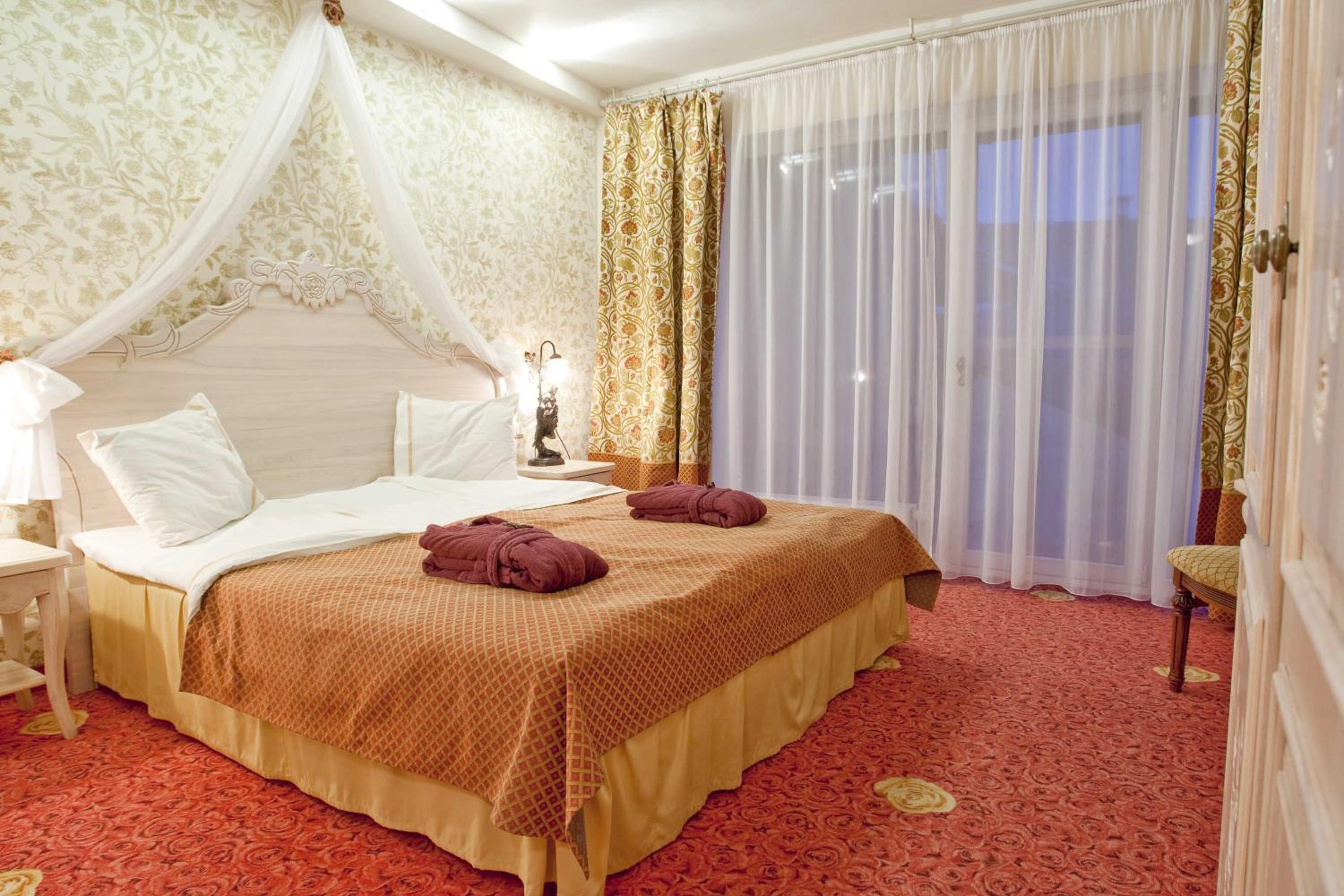 Double or Twin Room with Spa Access - Photo 1
