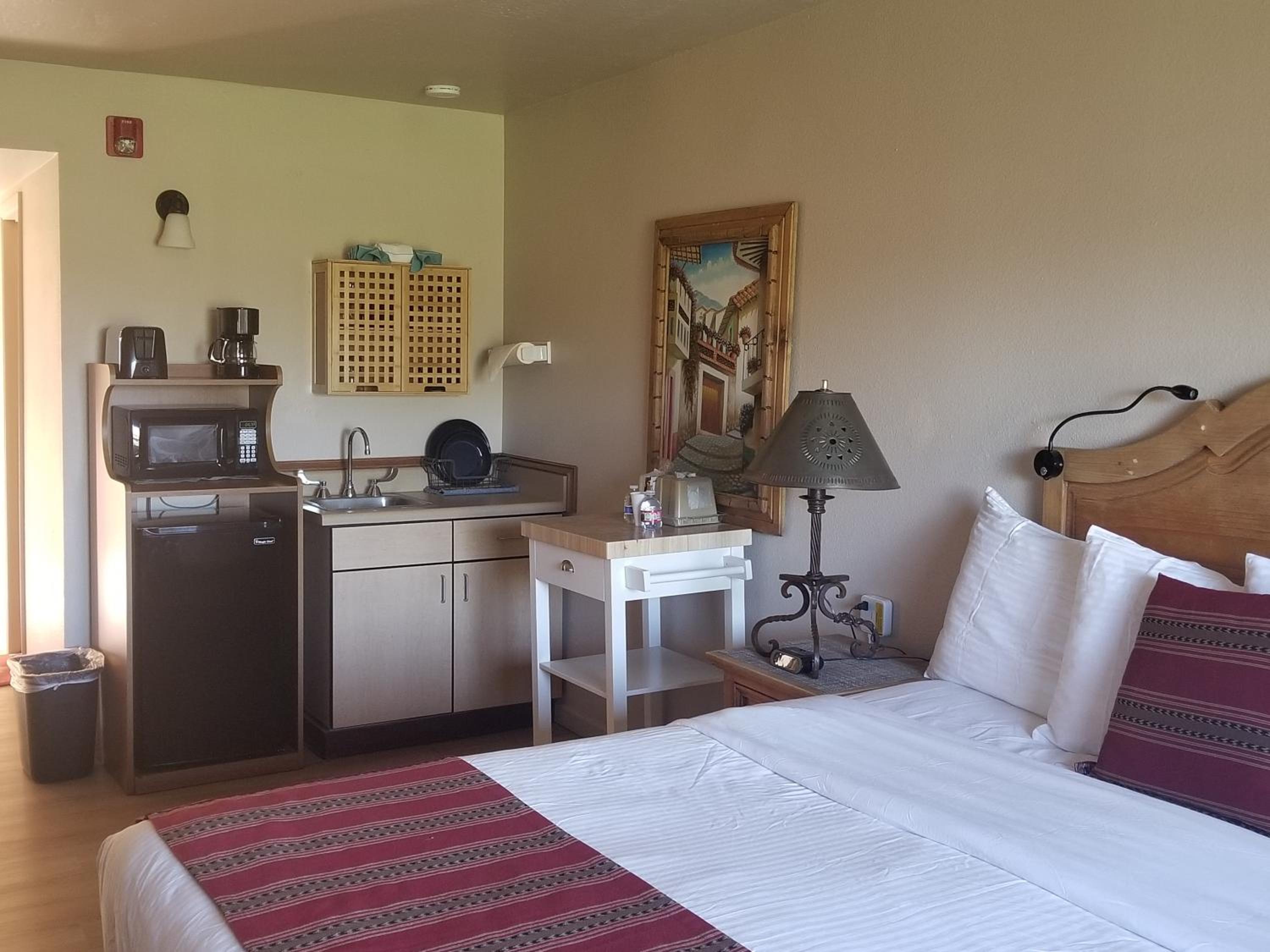 Deluxe King Room photo 2