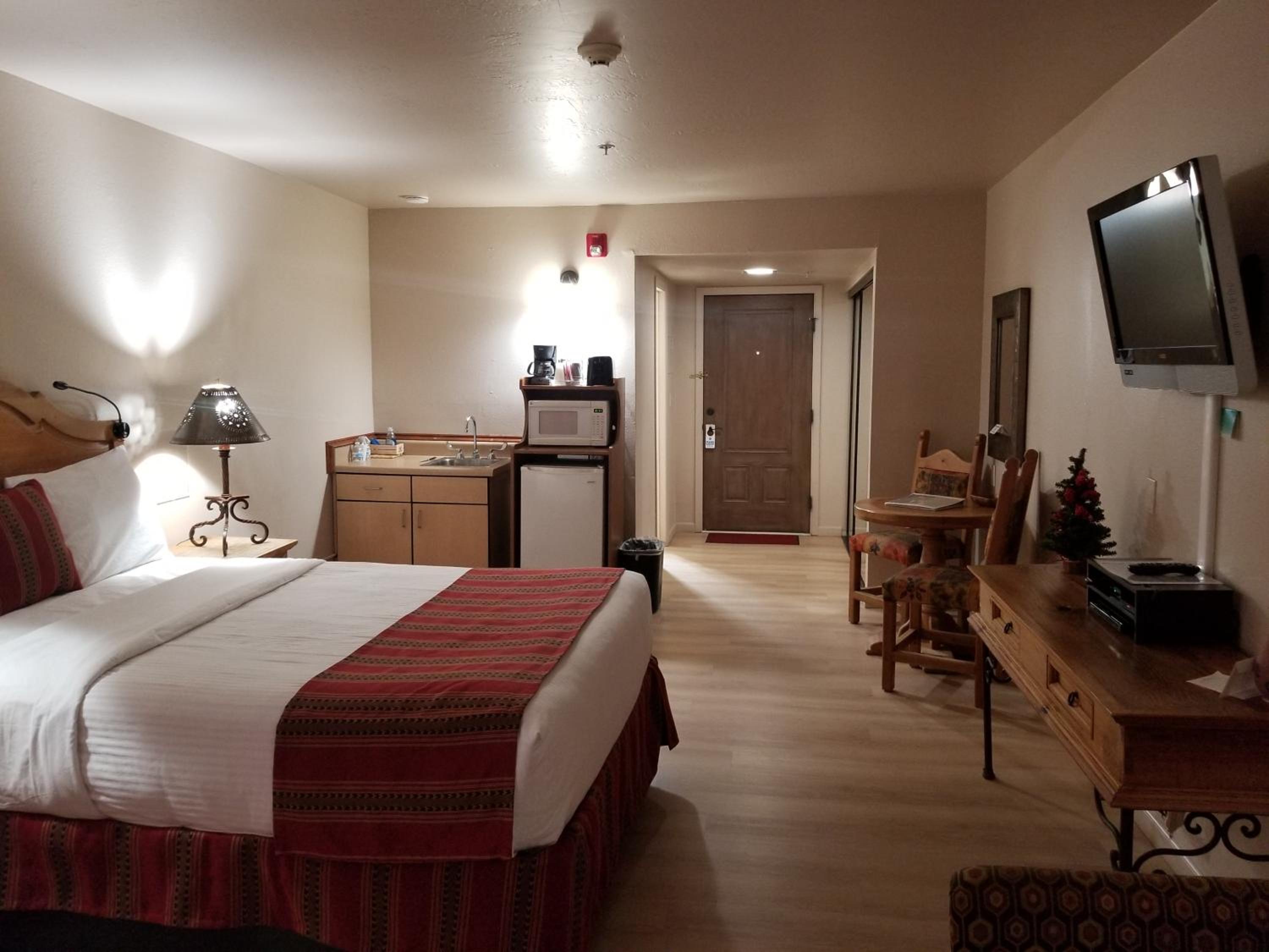 Deluxe Queen Room photo 3