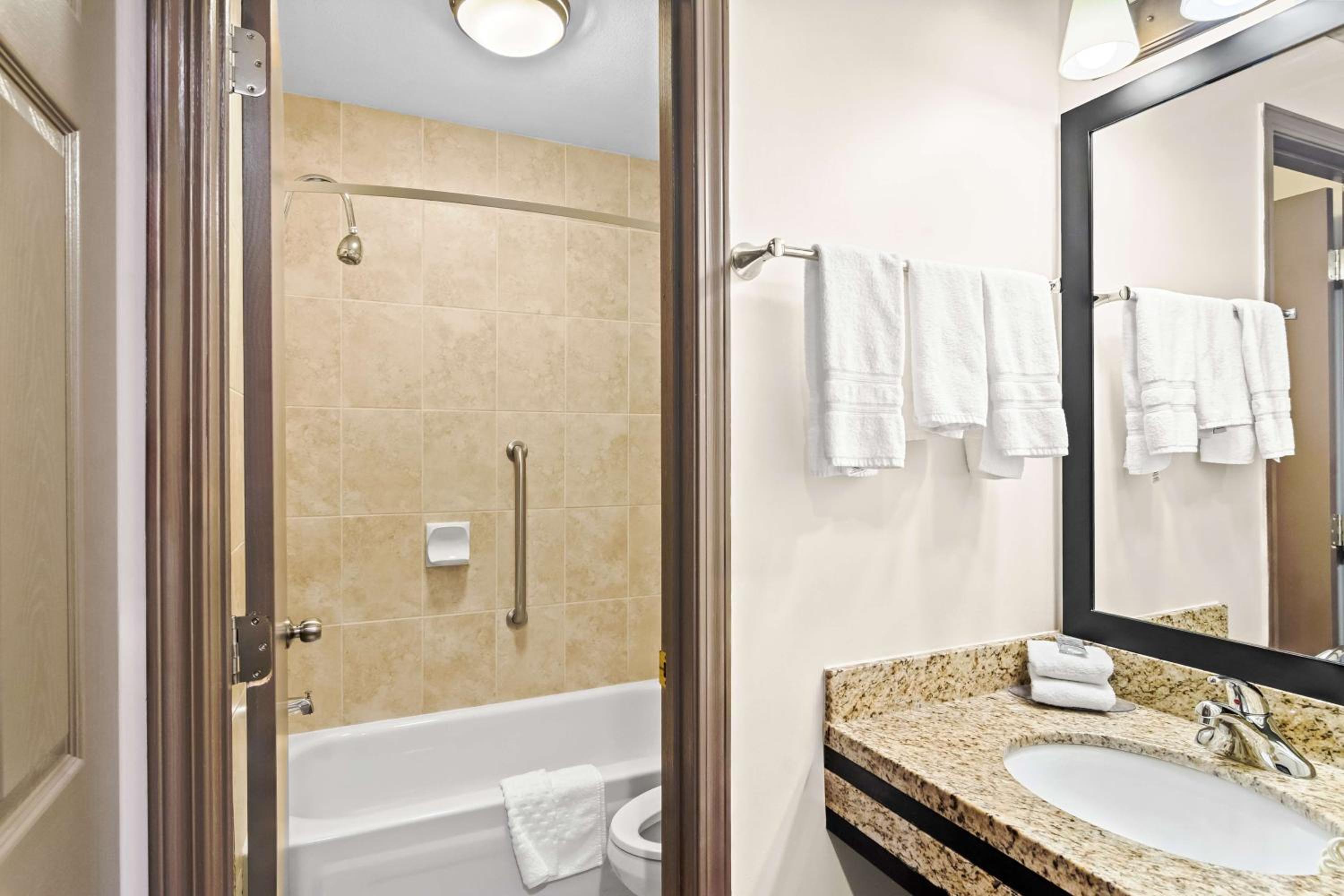 King Room - Disability Access/Non-Smoking - Photo 2