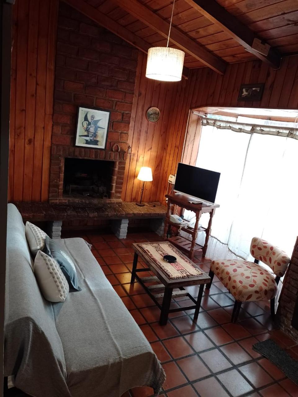 One-Bedroom House photo 1
