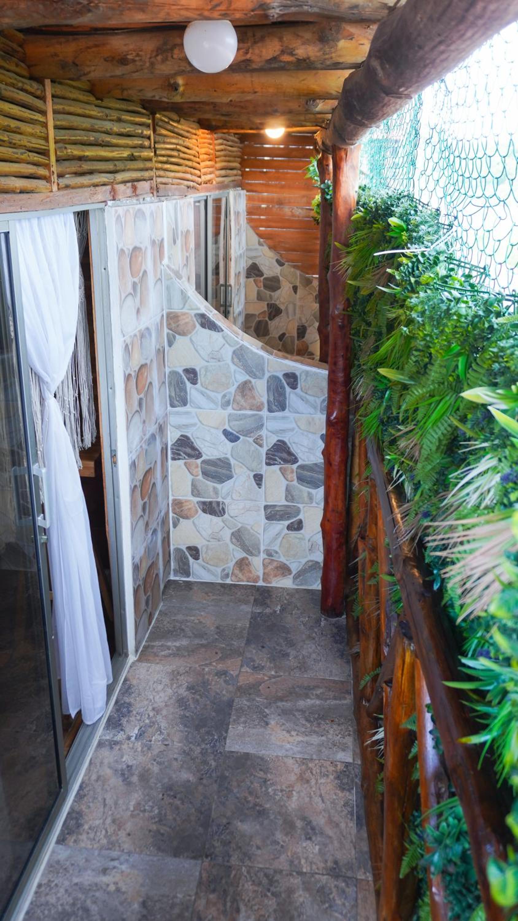 Deluxe Double Room with Balcony photo 3