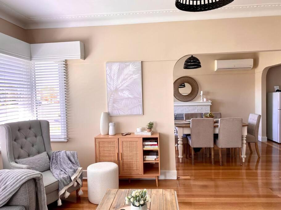 Three-Bedroom House photo 2
