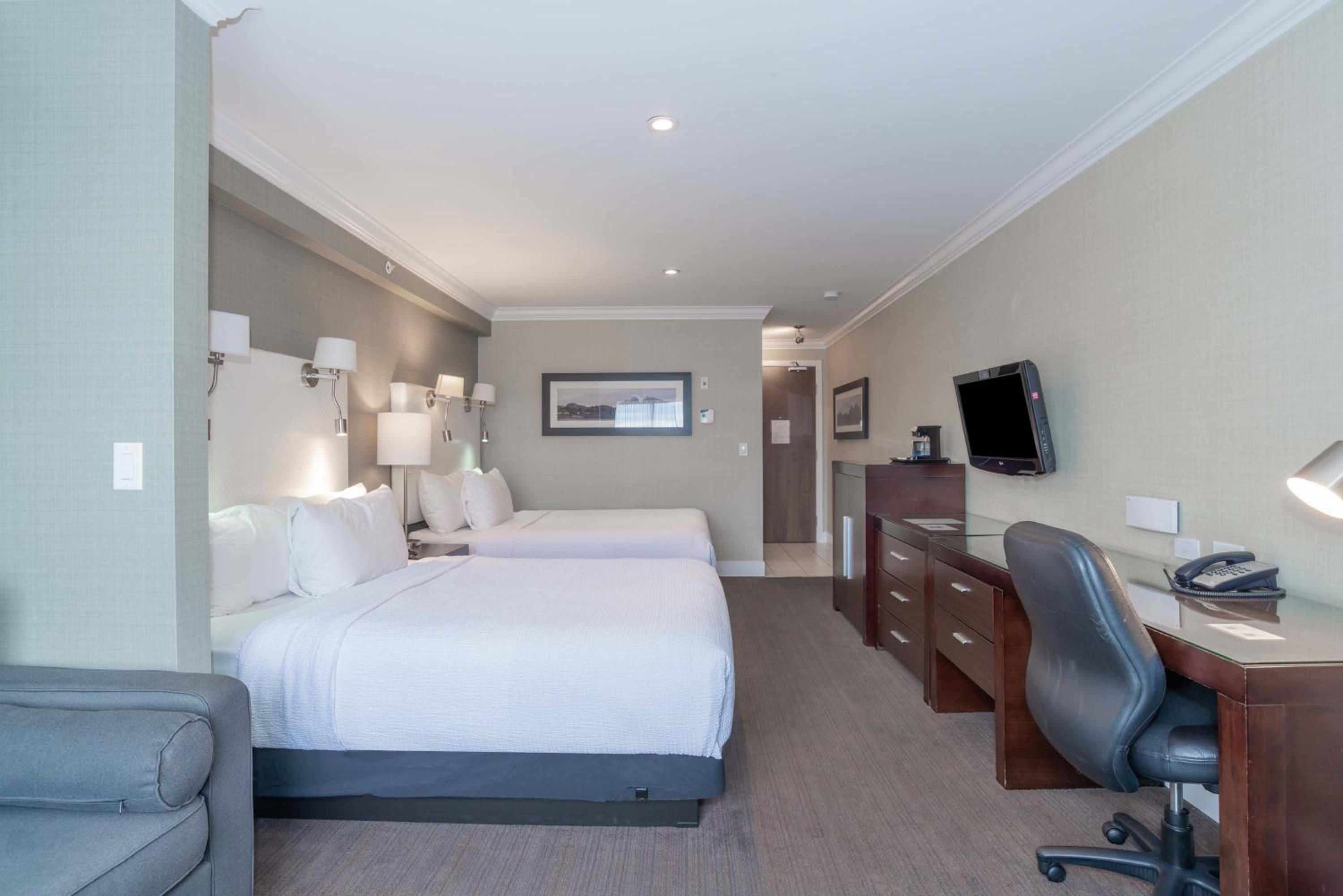 Grand Room, 2 Queen Beds photo 2
