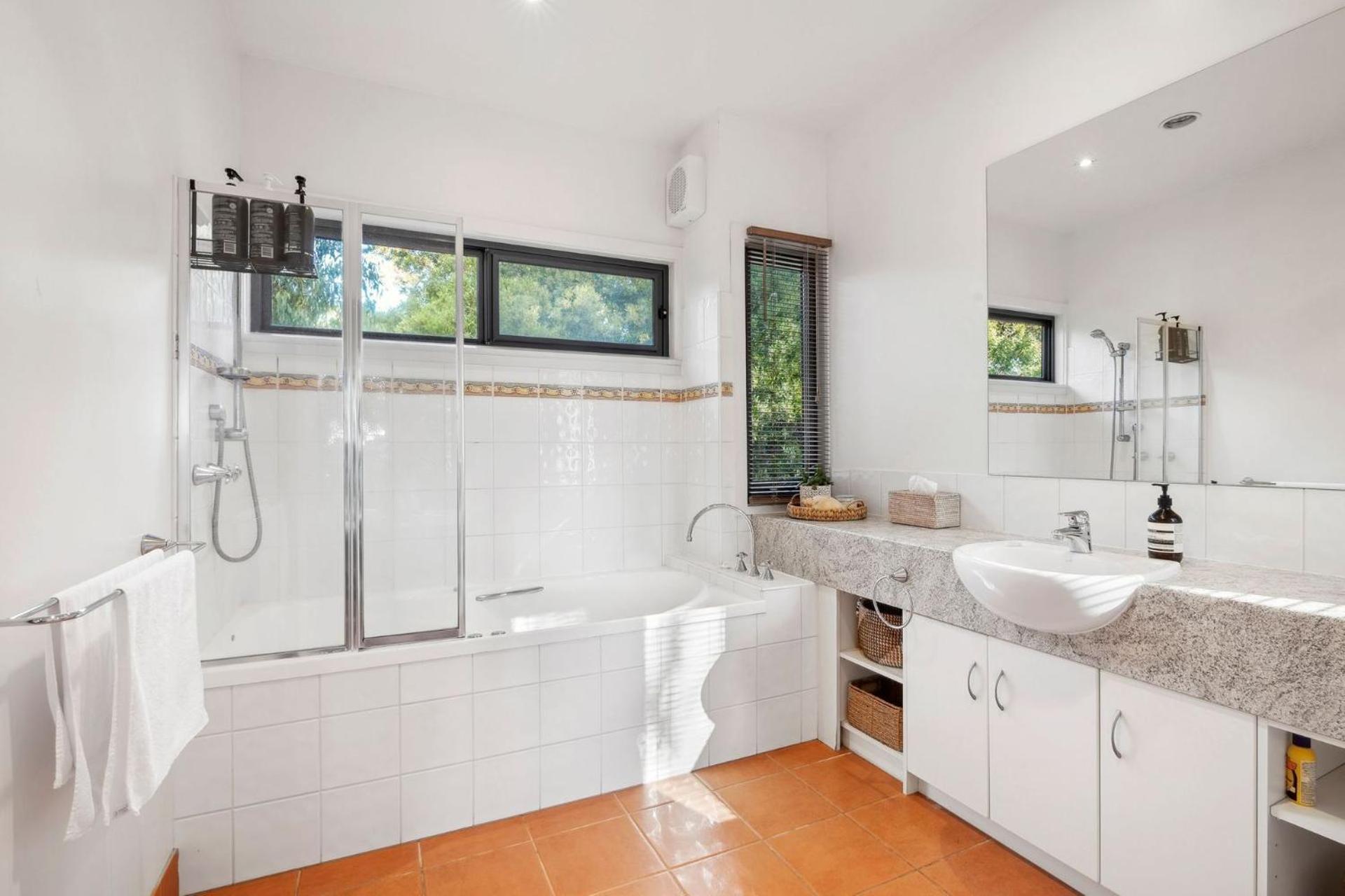 Four-Bedroom House photo 2