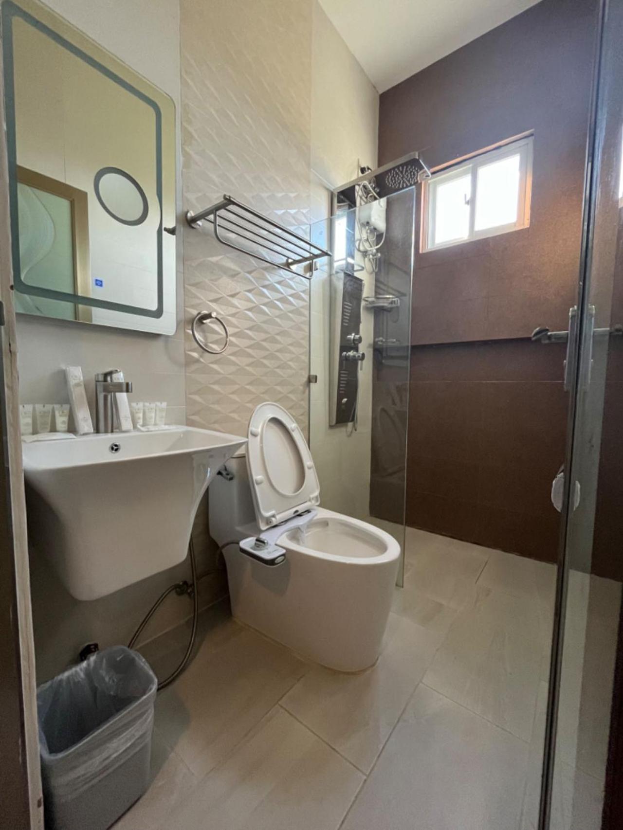 Standard Queen Room - Photo 2