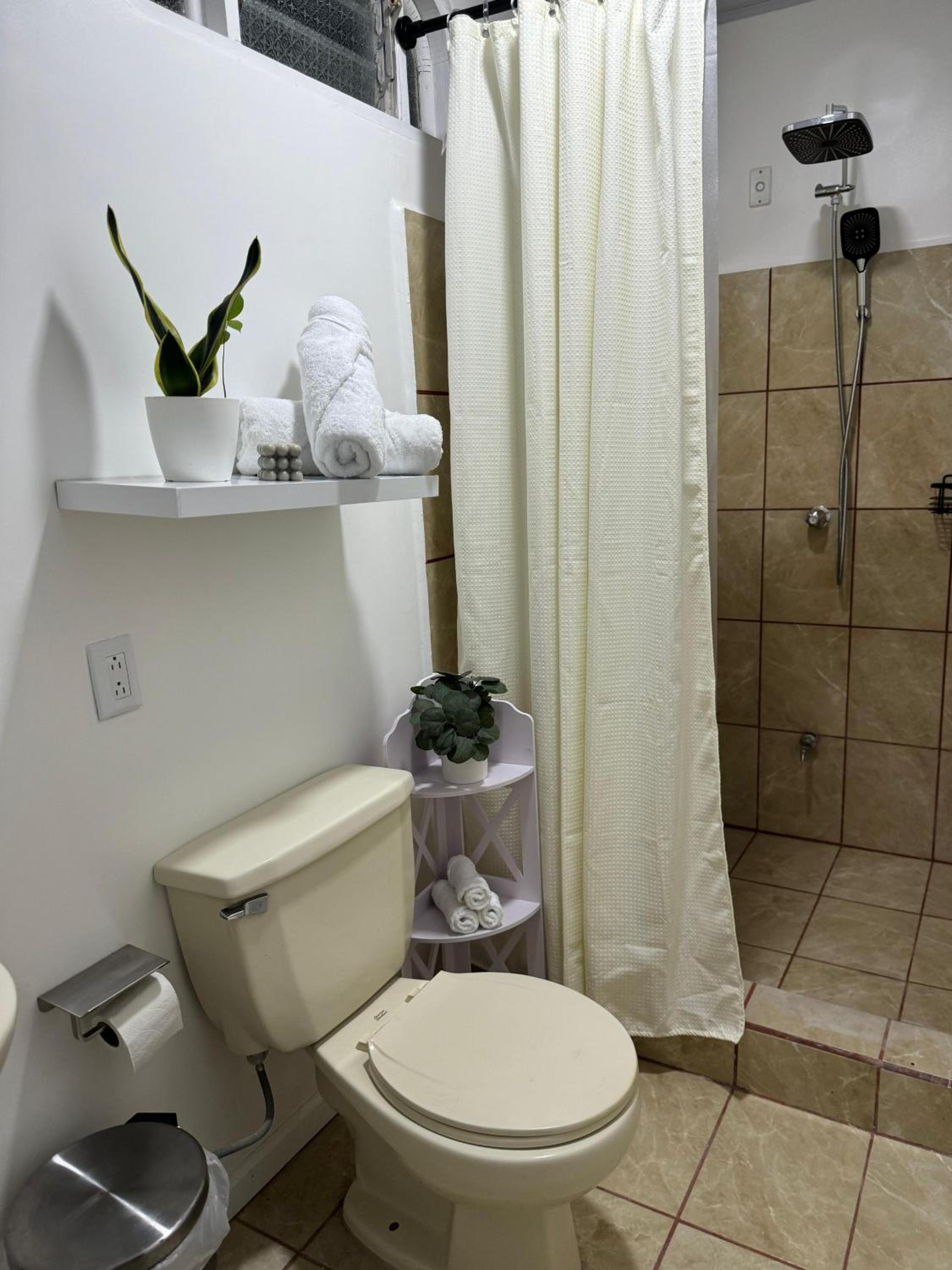 Double Room With Shared Bathroom photo 2