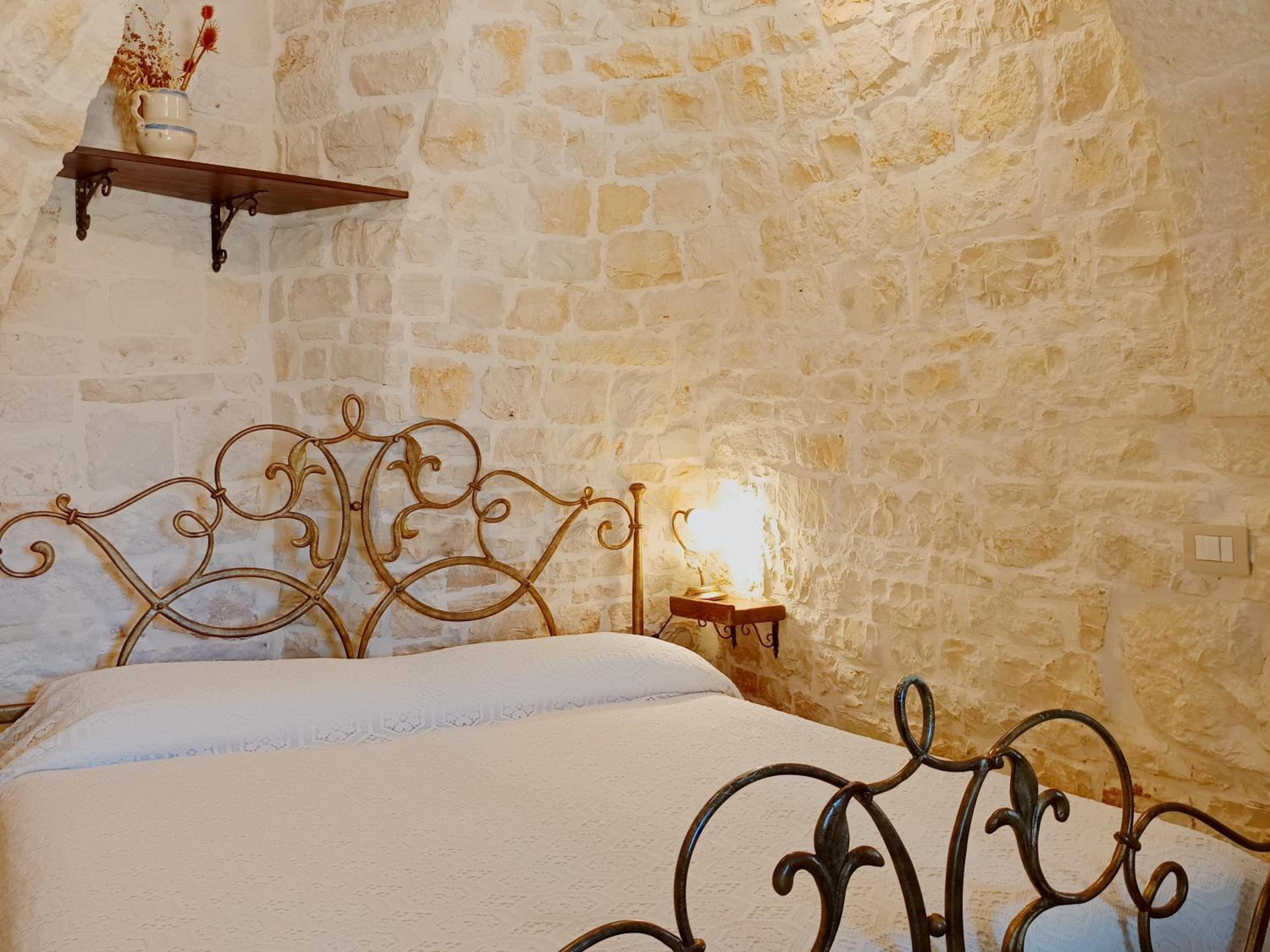 Trullo with private patio