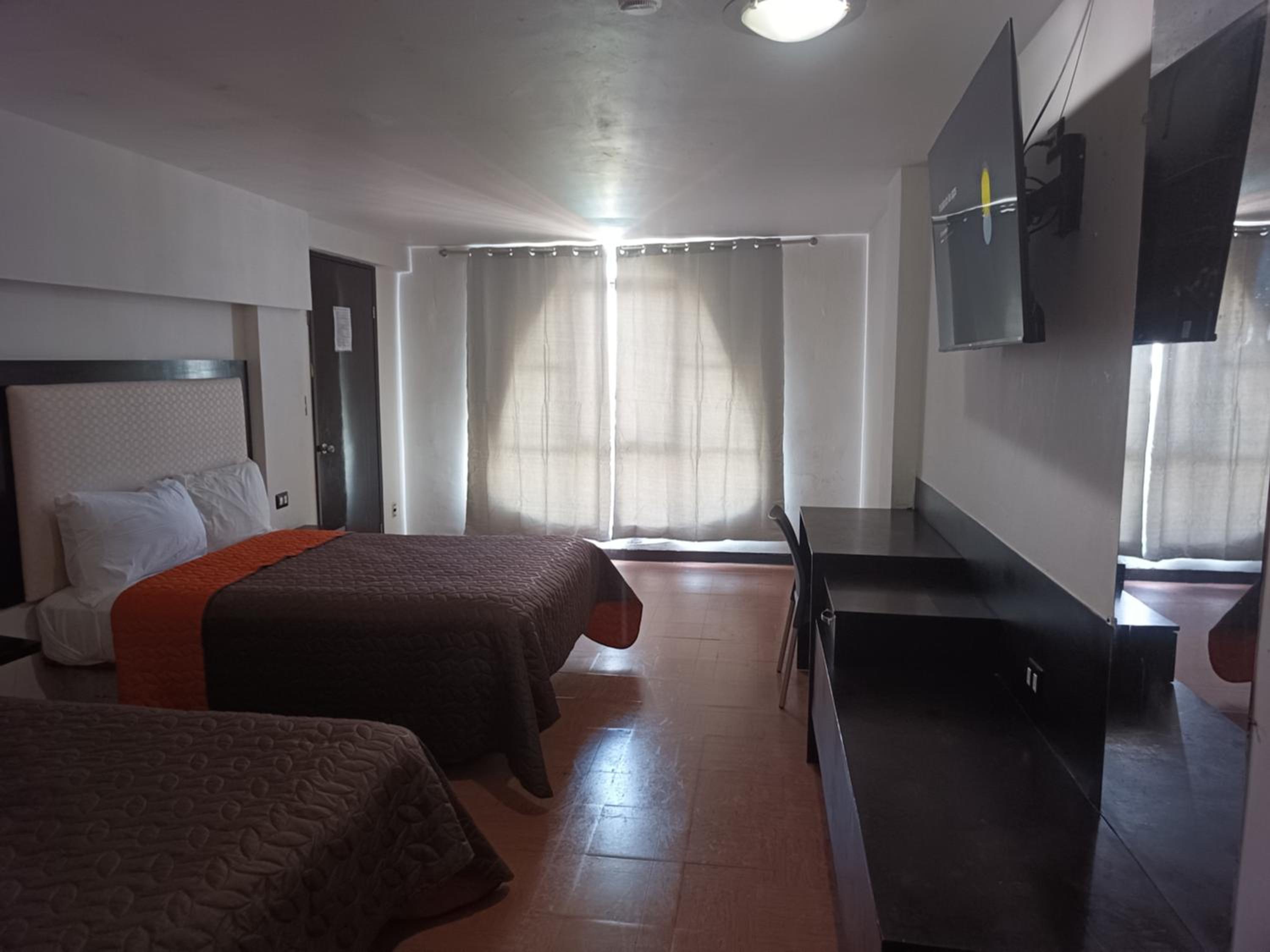 Double Room With Two Double Beds with Sea View photo 3