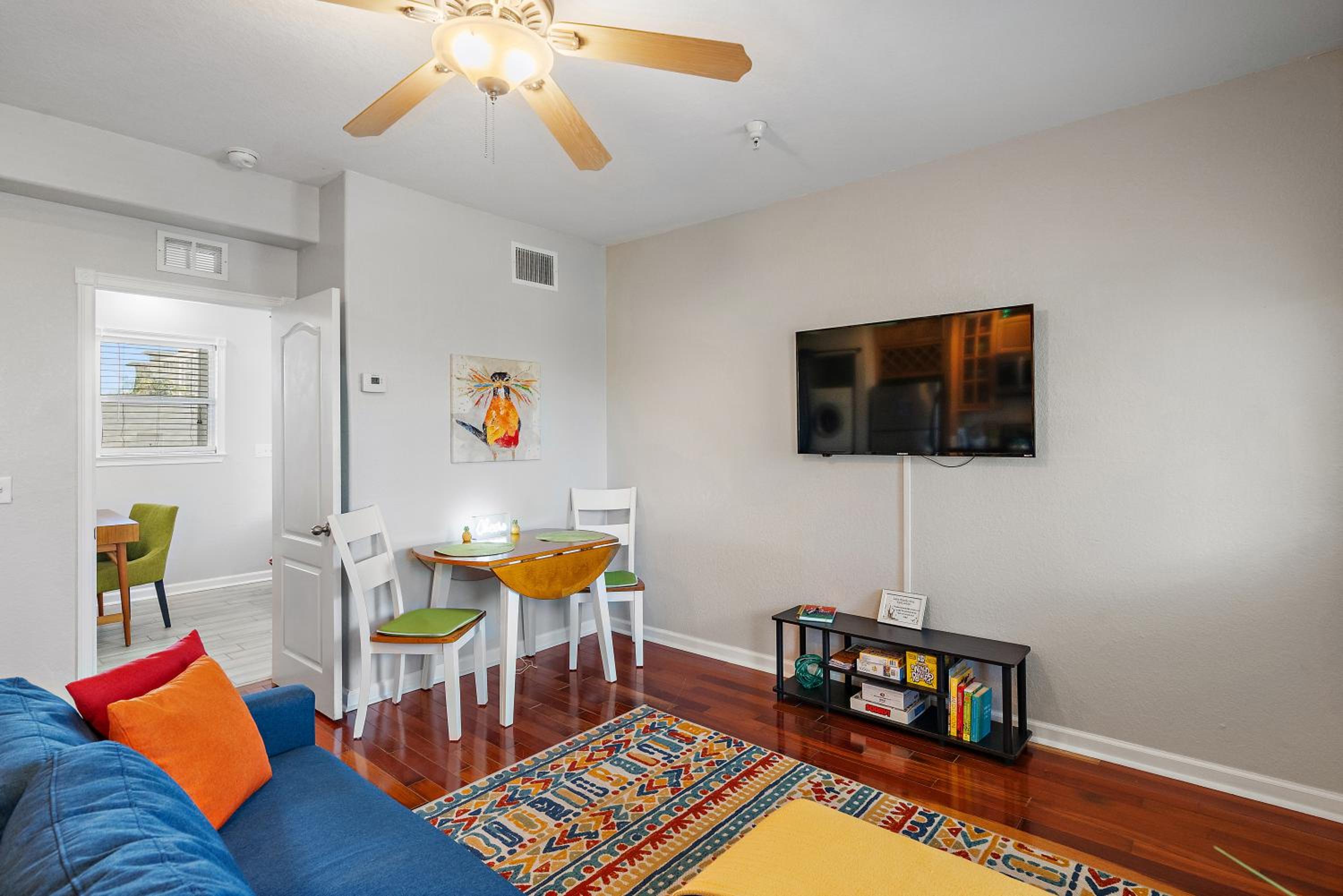 Apartment photo 2