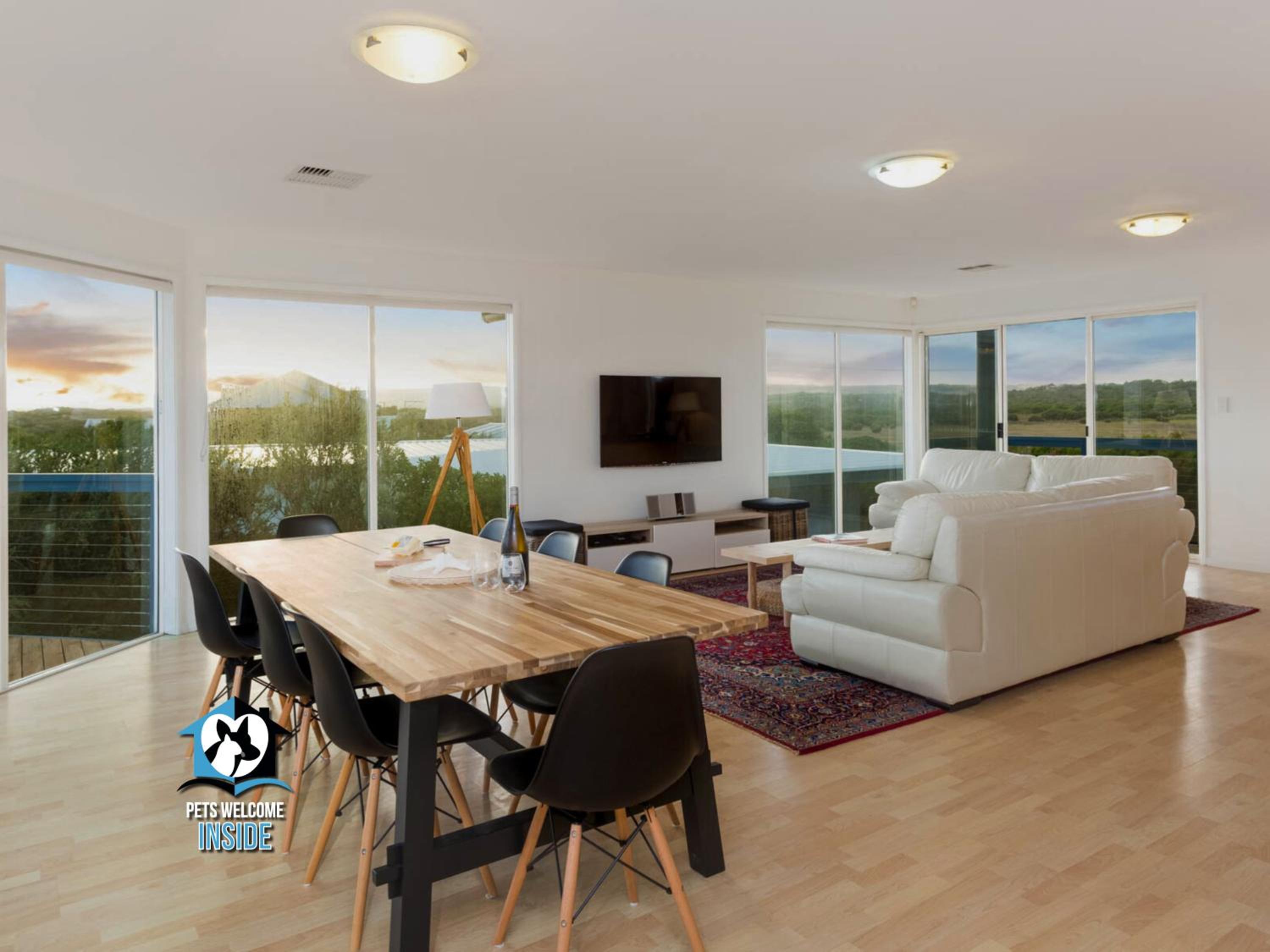 Three-Bedroom House photo 2
