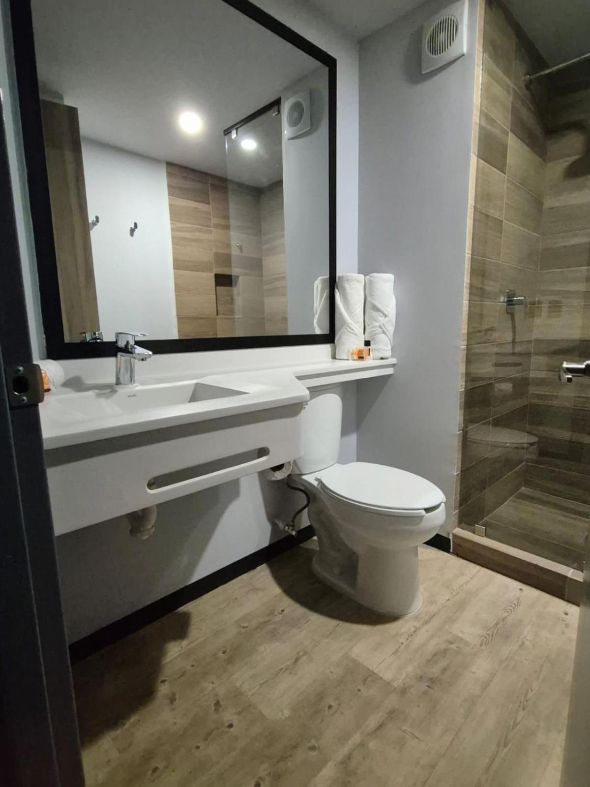 Standard Double Room - Photo 4
