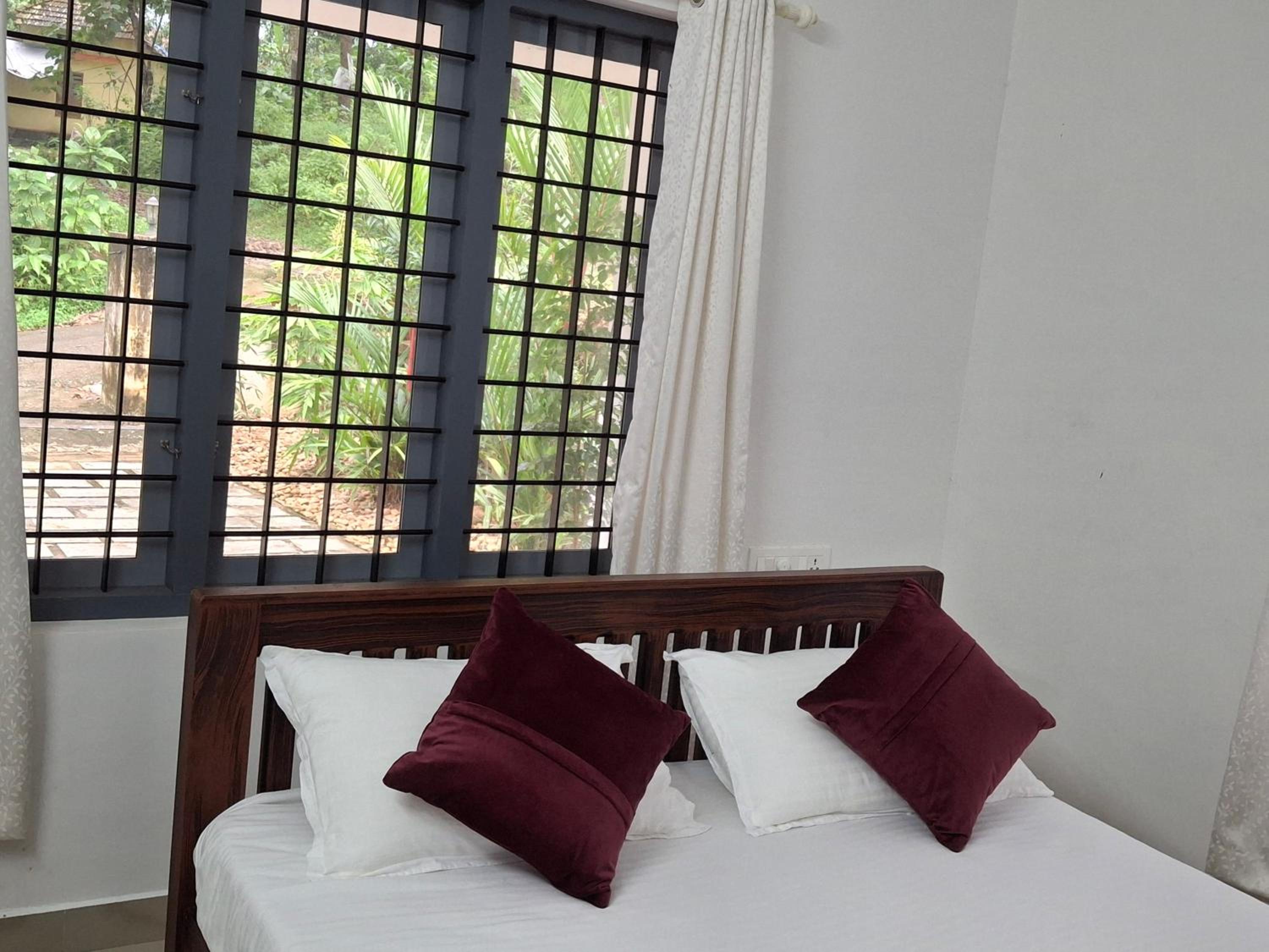 Deluxe Room - Photo 1
