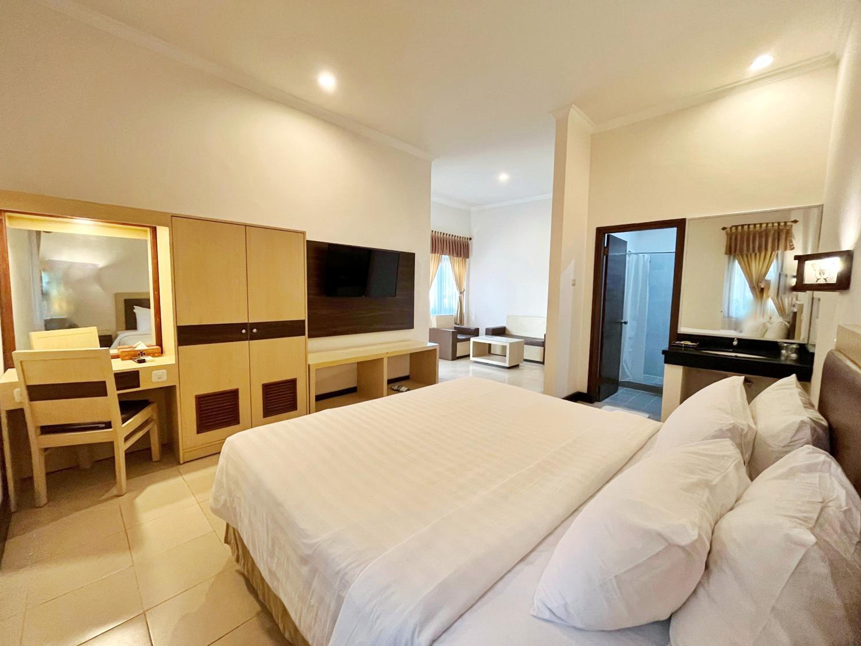 Garden Suite - King Room photo 3
