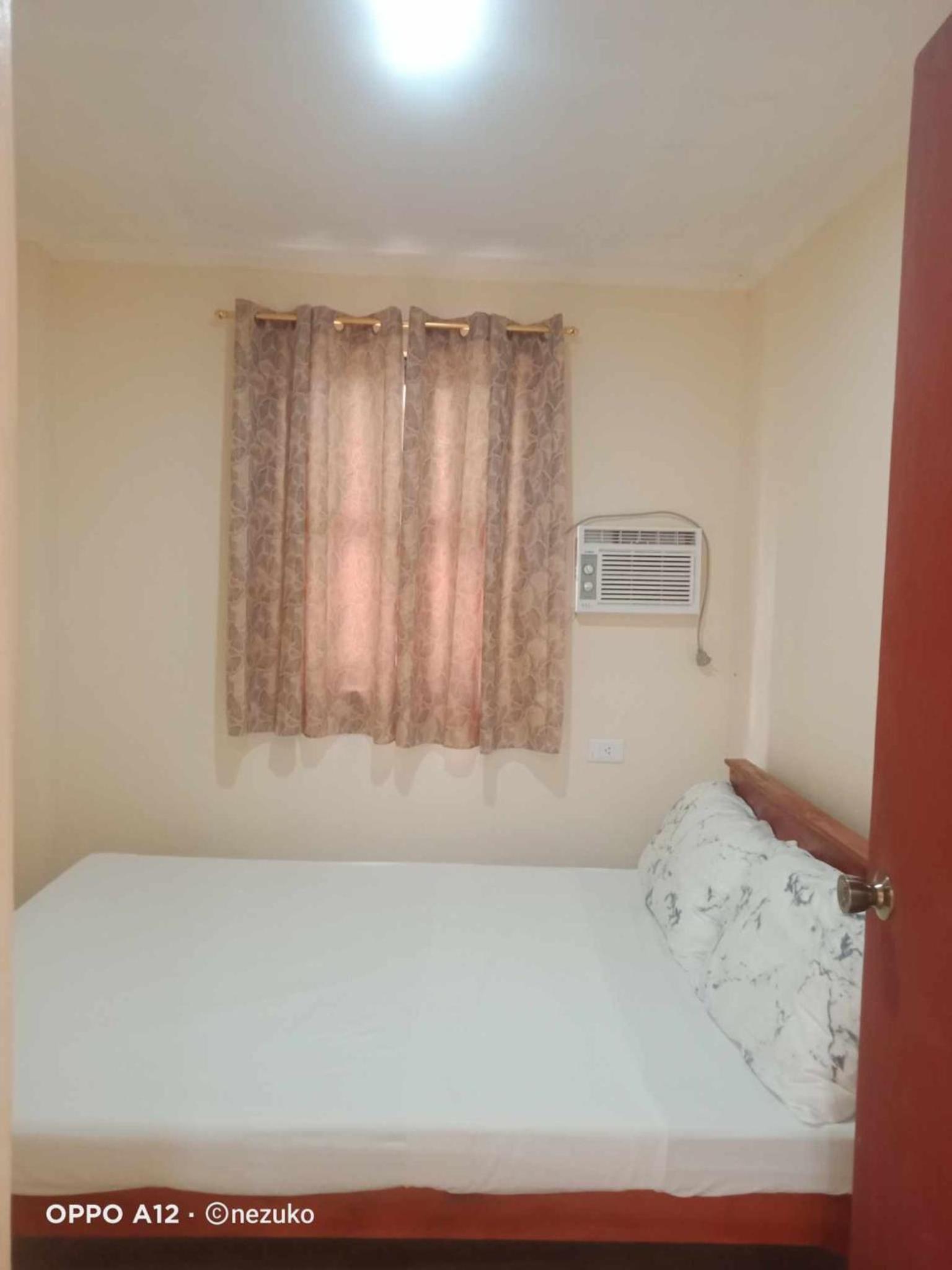 Four-Bedroom House photo 2
