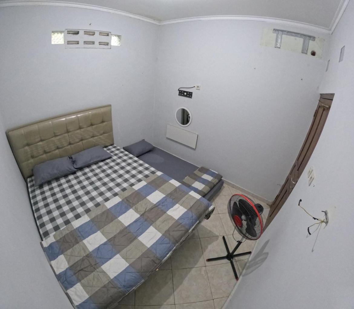 Three-Bedroom House photo 2