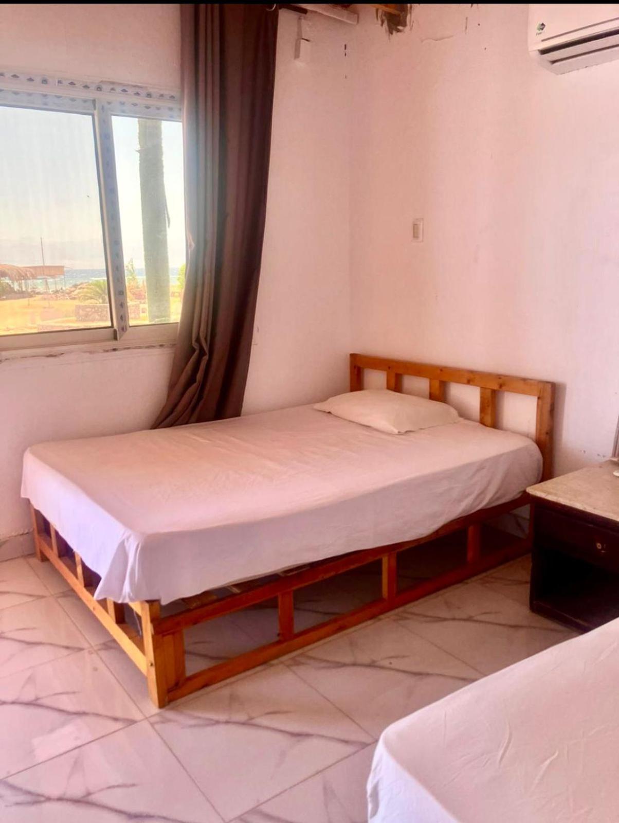 Quadruple Room with Private Bathroom photo 1