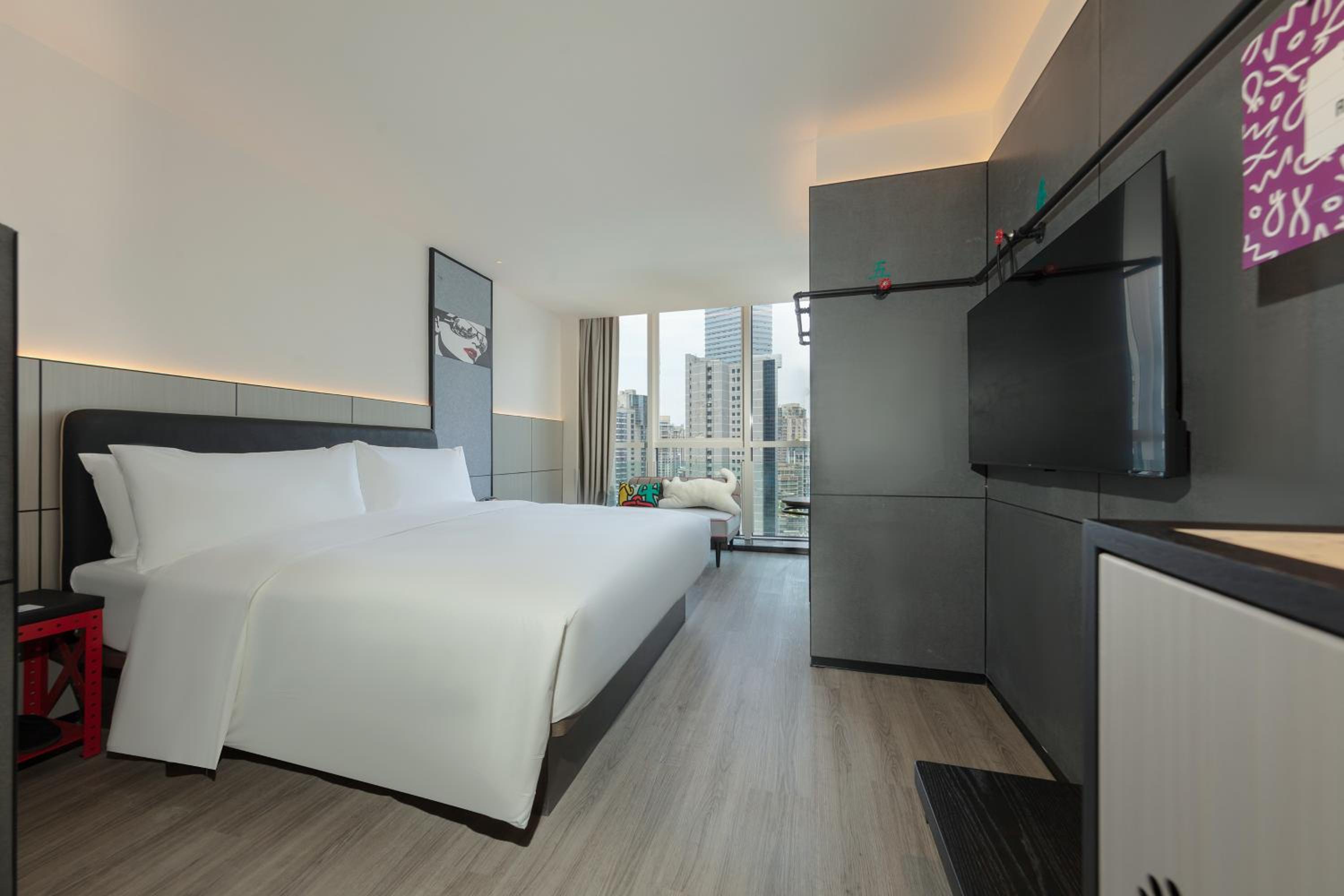 High Floor Standard King Room