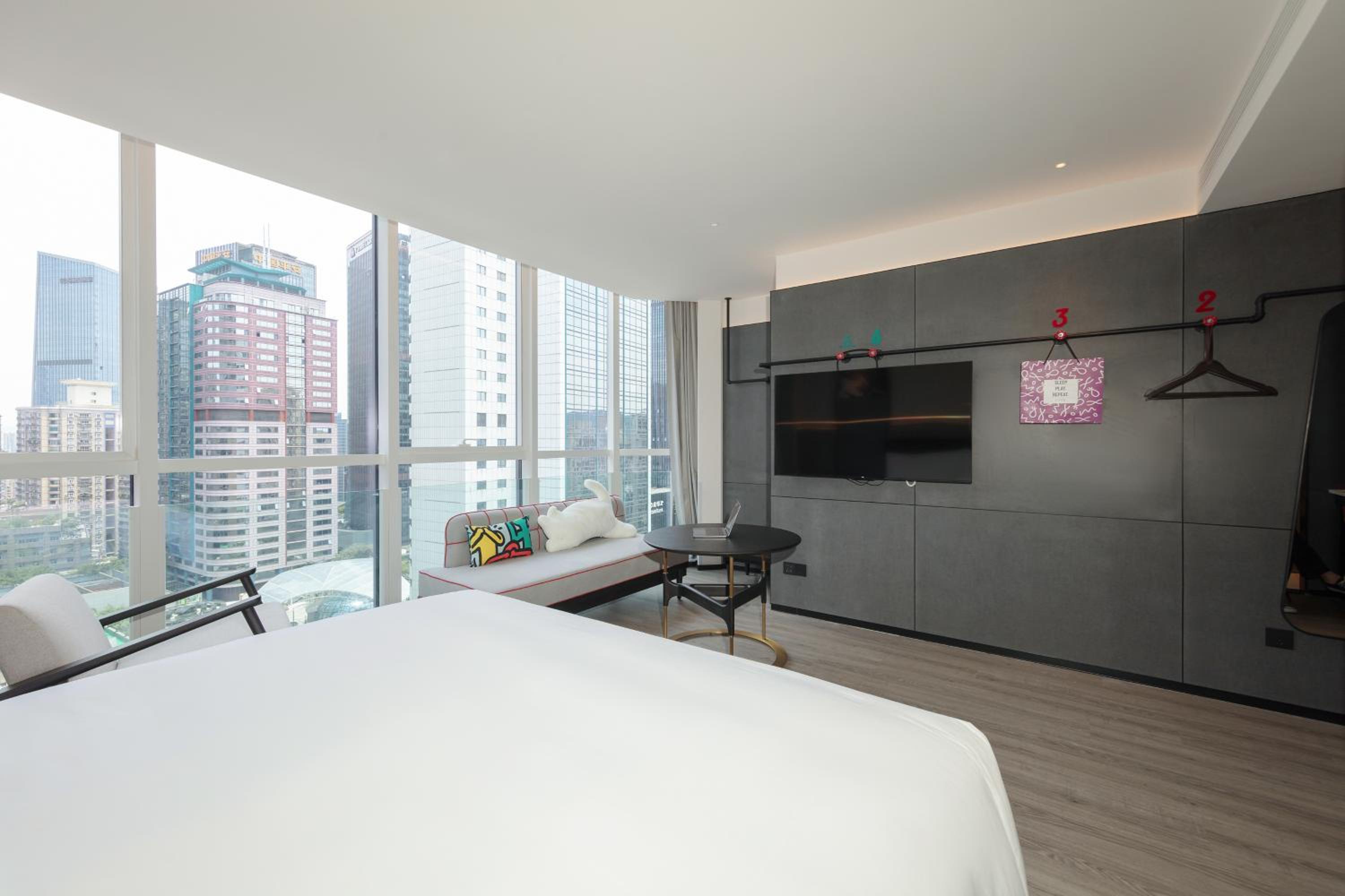 Selected King Room with Landmark View