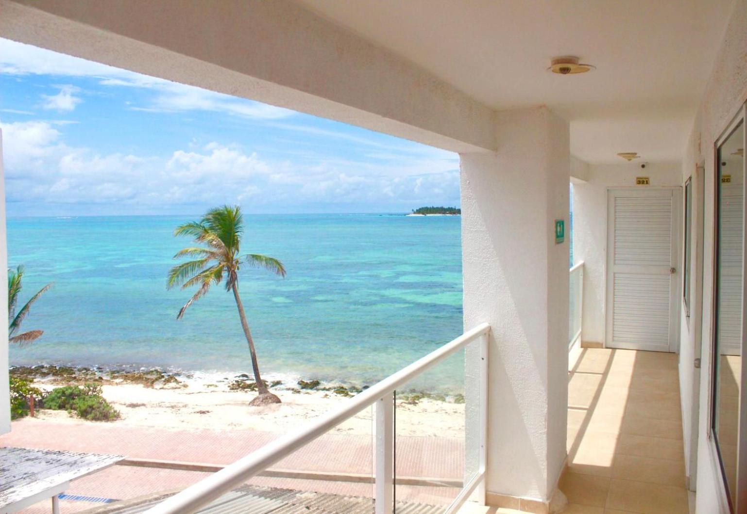 Deluxe Double Room with Side Sea View photo 2