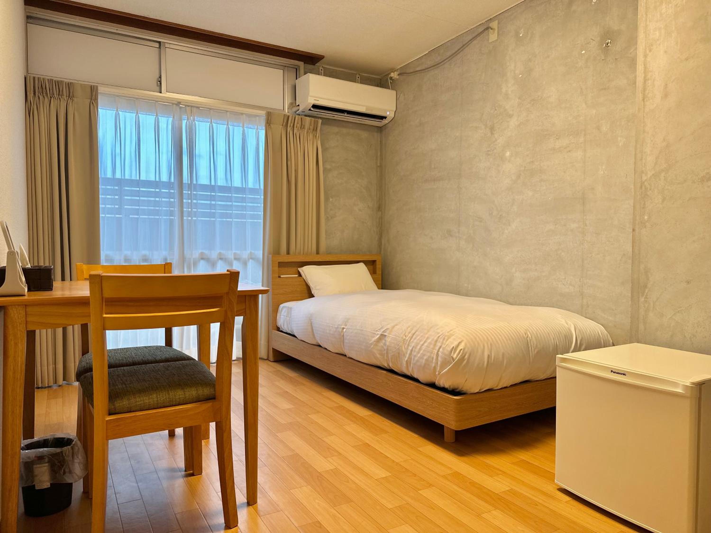 Twin Room with Shared Bathroom photo 1