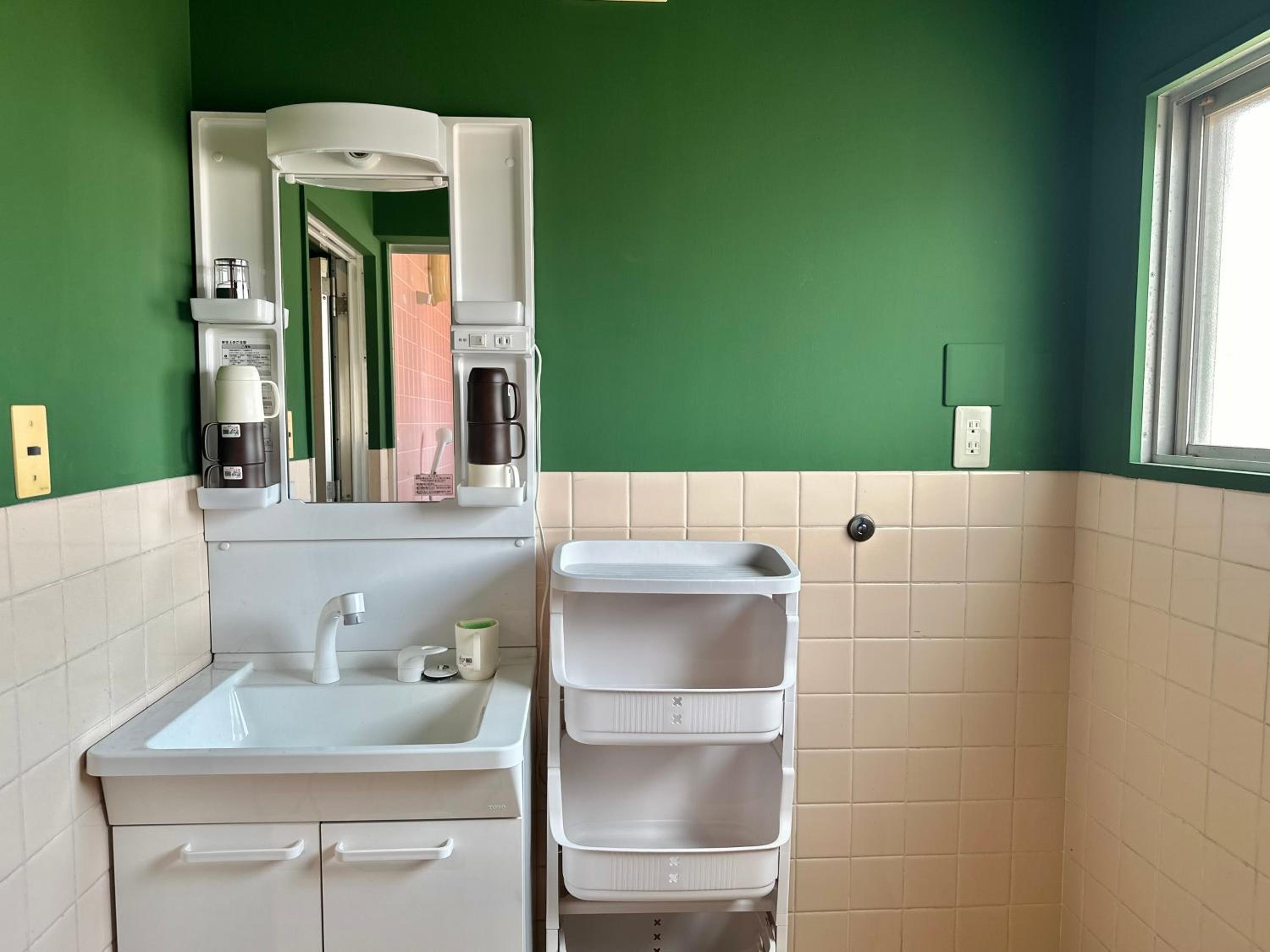 Family Room with Bathroom photo 3