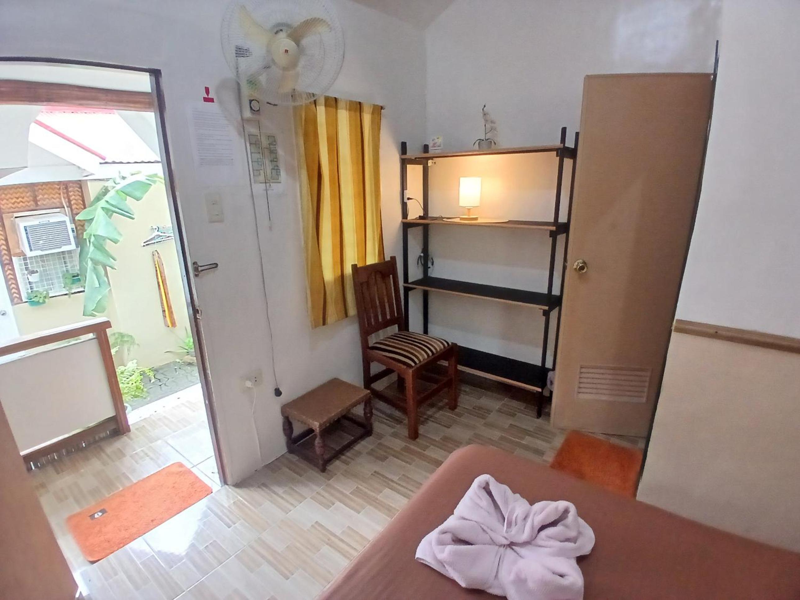 One-Bedroom Apartment - Photo 7