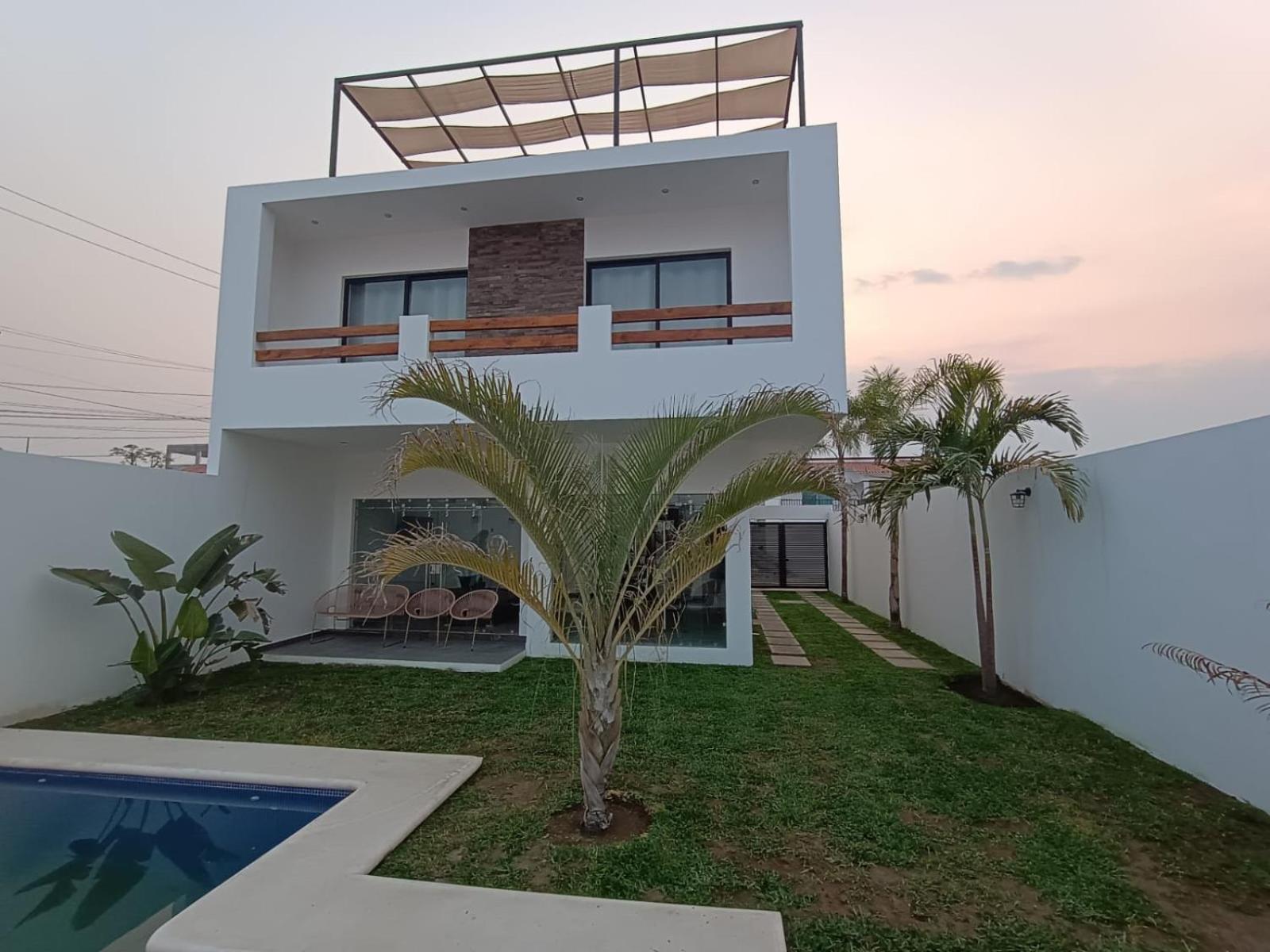 Four-Bedroom House photo 2