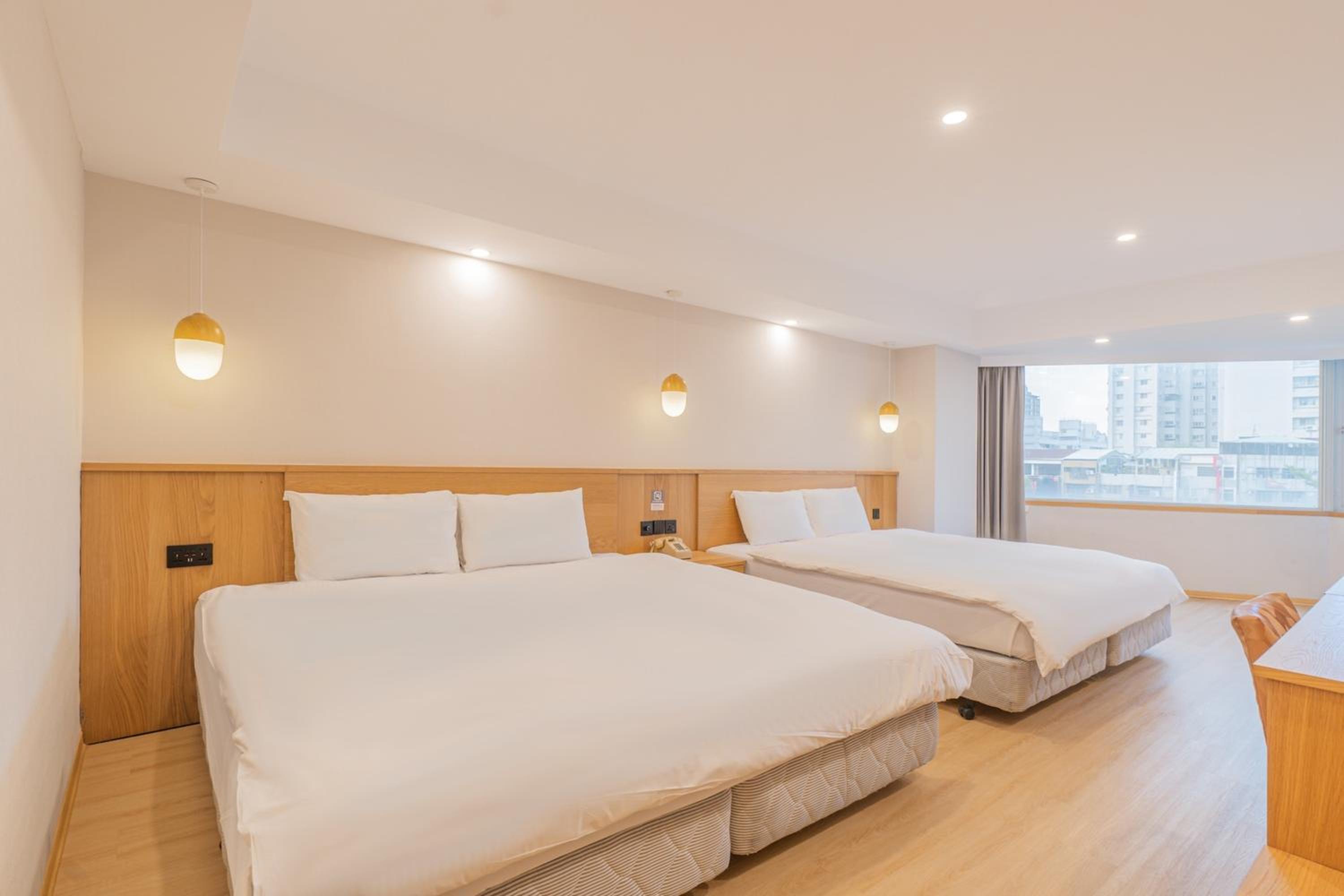 Deluxe Quadruple Room - Photo 1