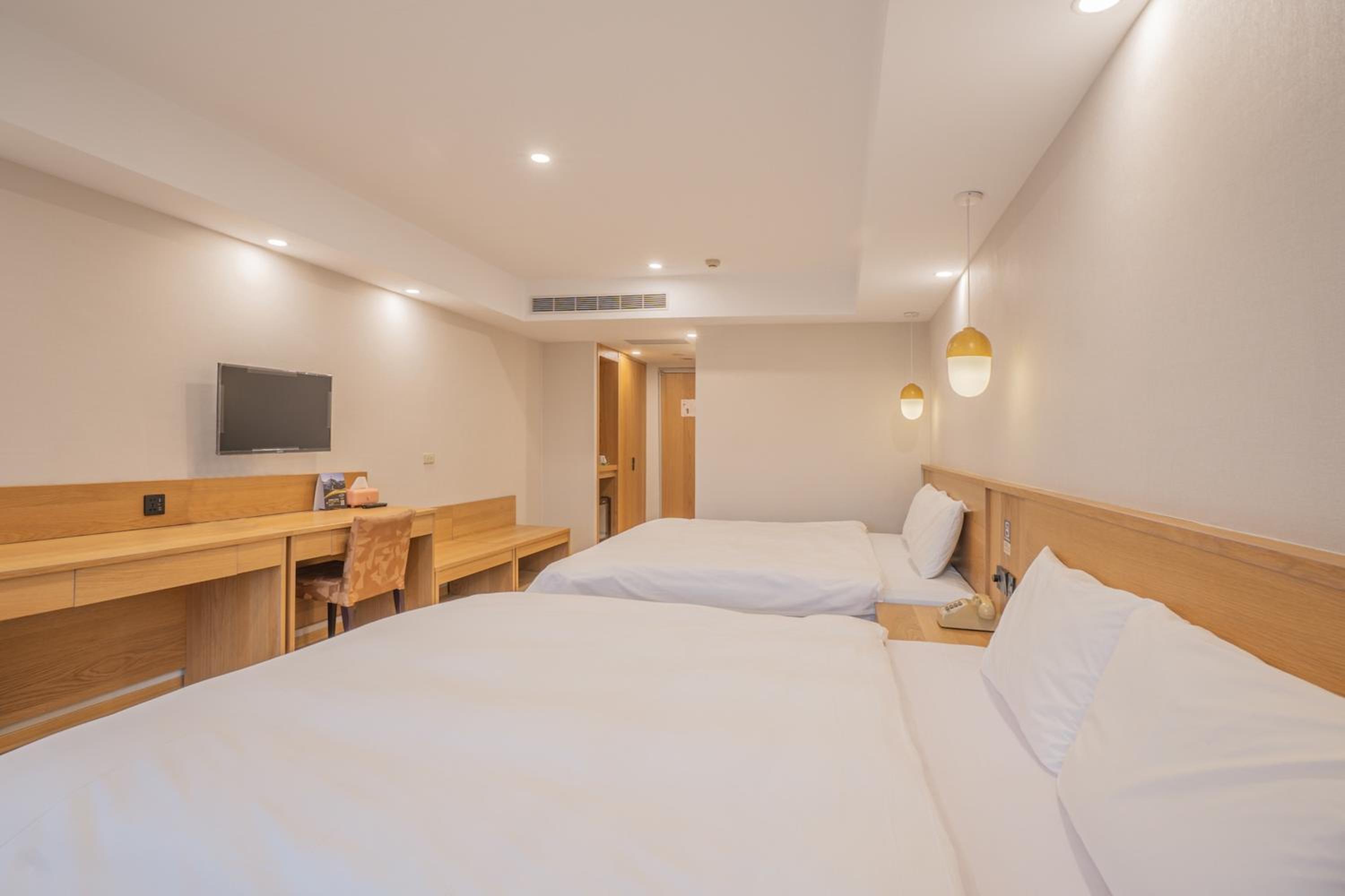 Deluxe Quadruple Room - Photo 3