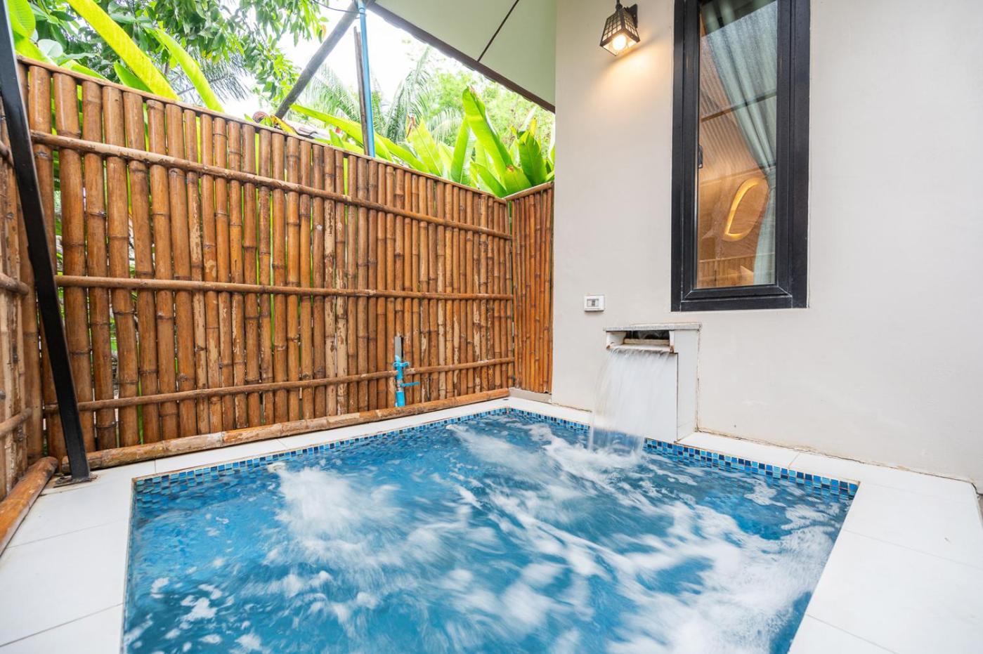 Villa with Bath Tub - Photo 4