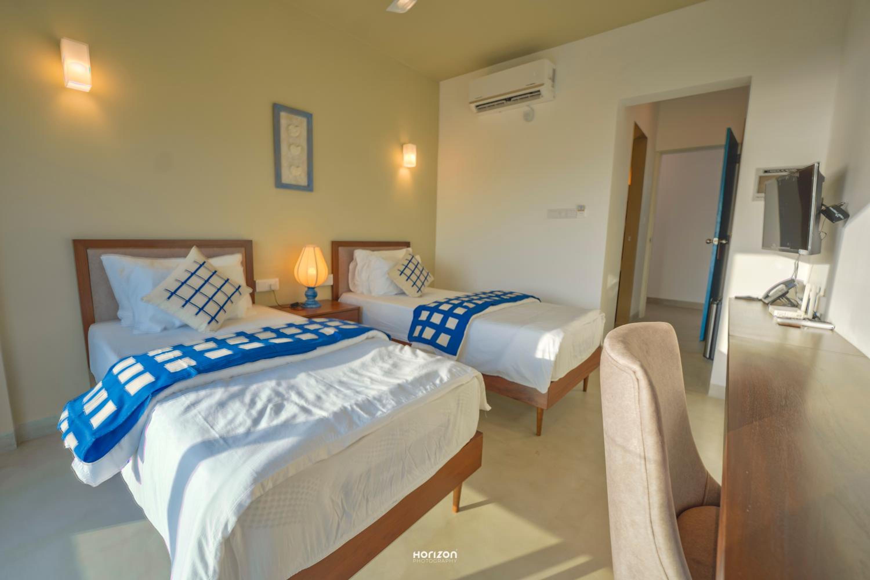 Deluxe Double or Twin Room with Sea View