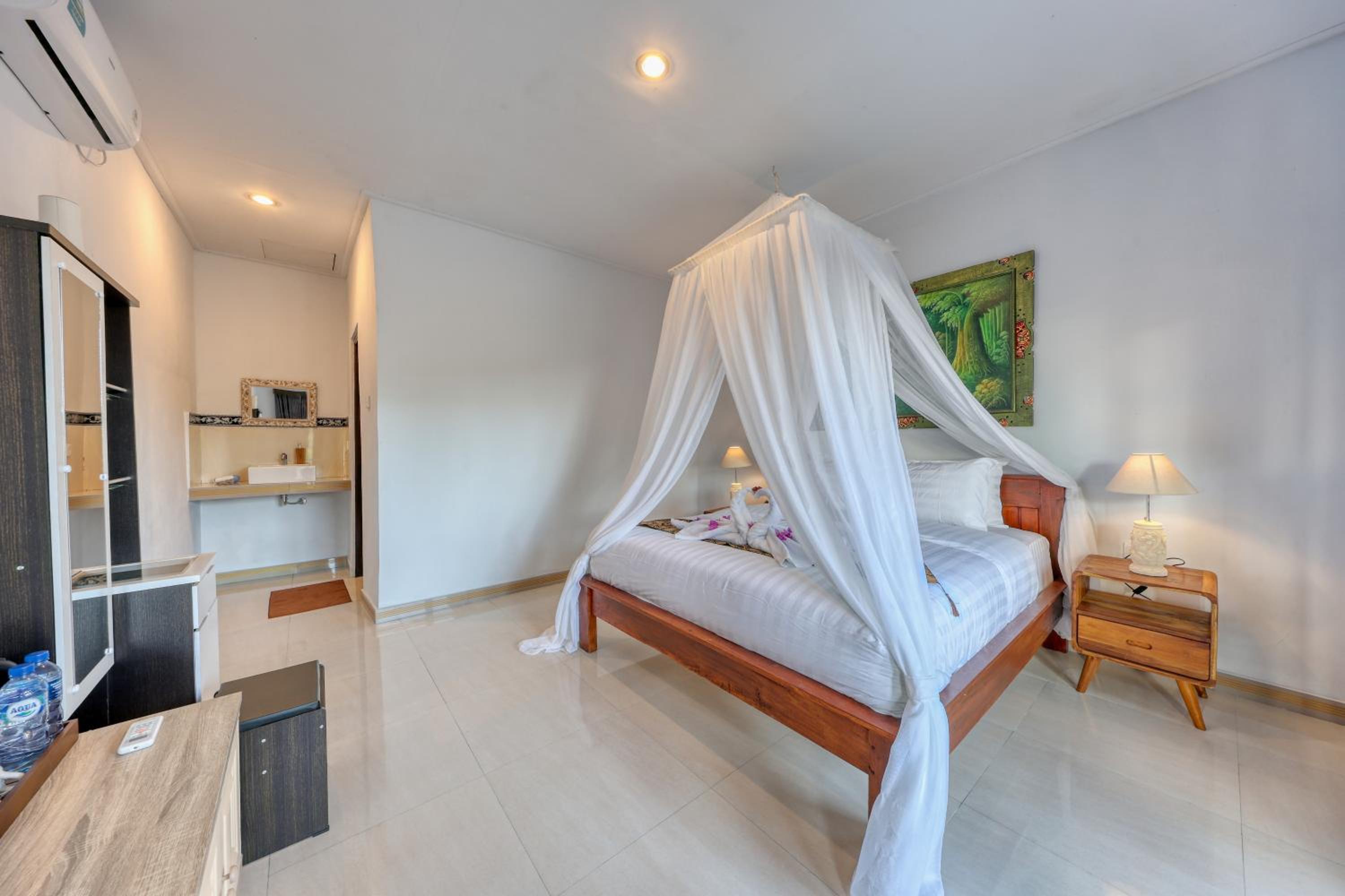 Double Room with Pool View - Photo 1
