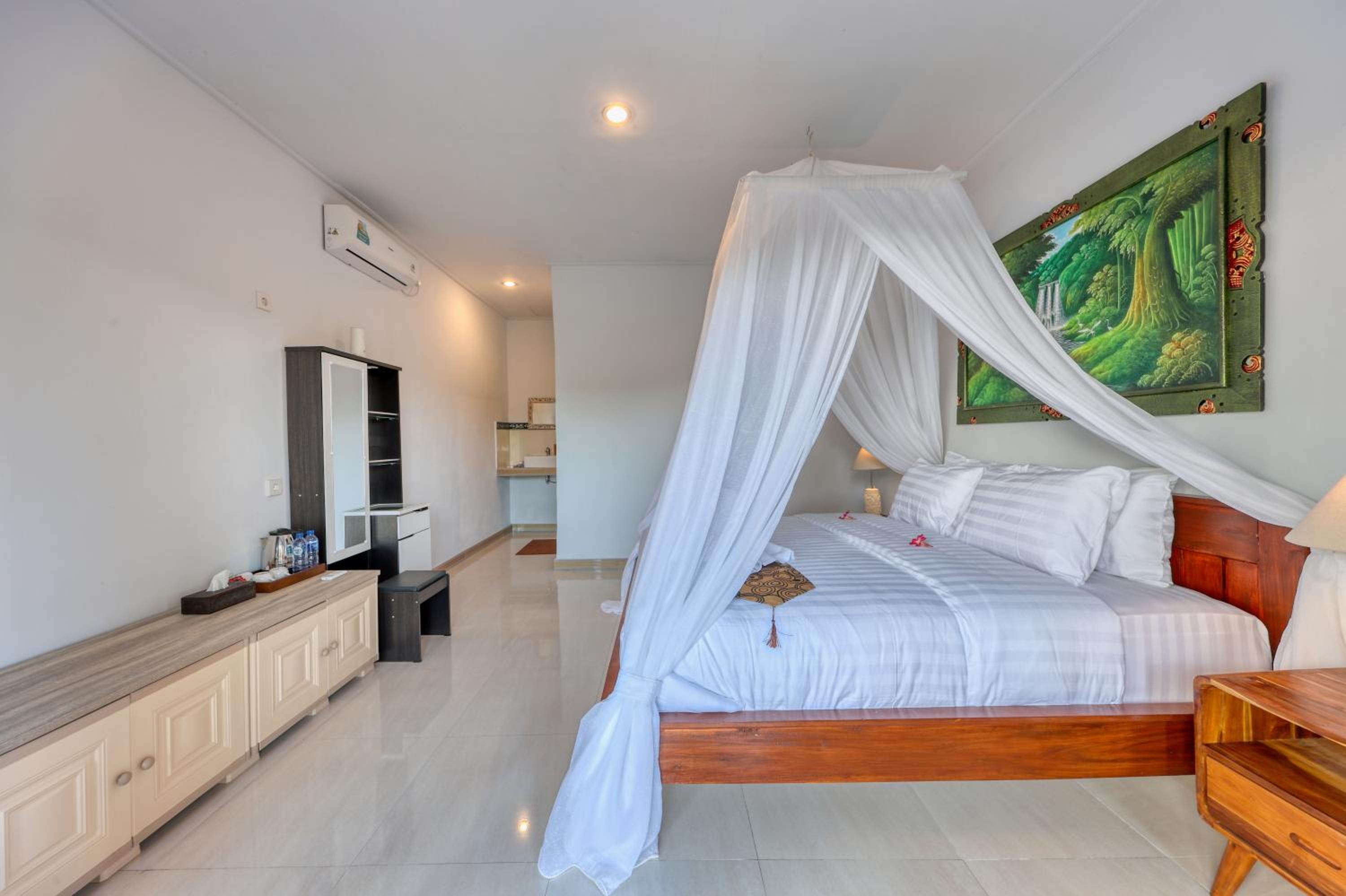 Double Room with Pool View - Photo 16