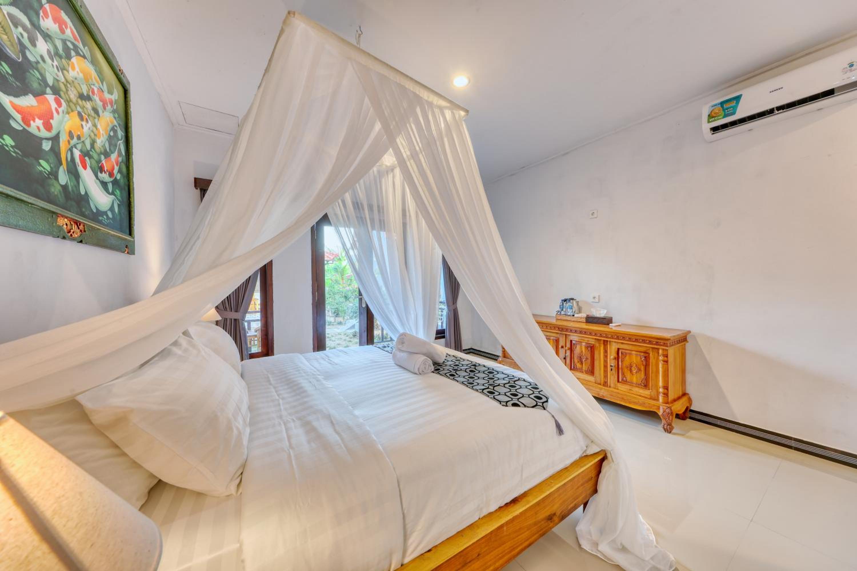 Double Room with Private Bathroom - Photo 10