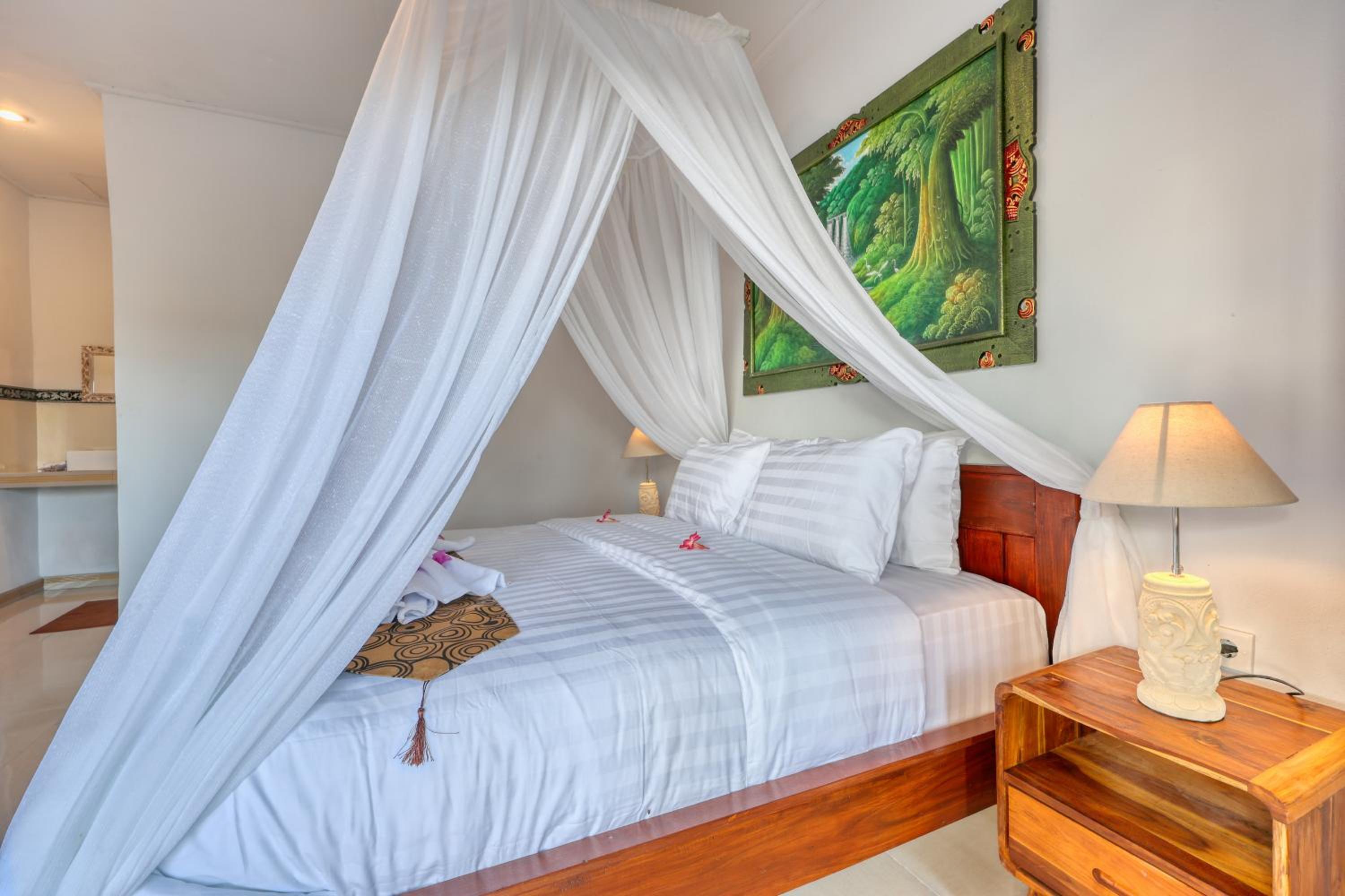 Double Room with Pool View - Photo 19