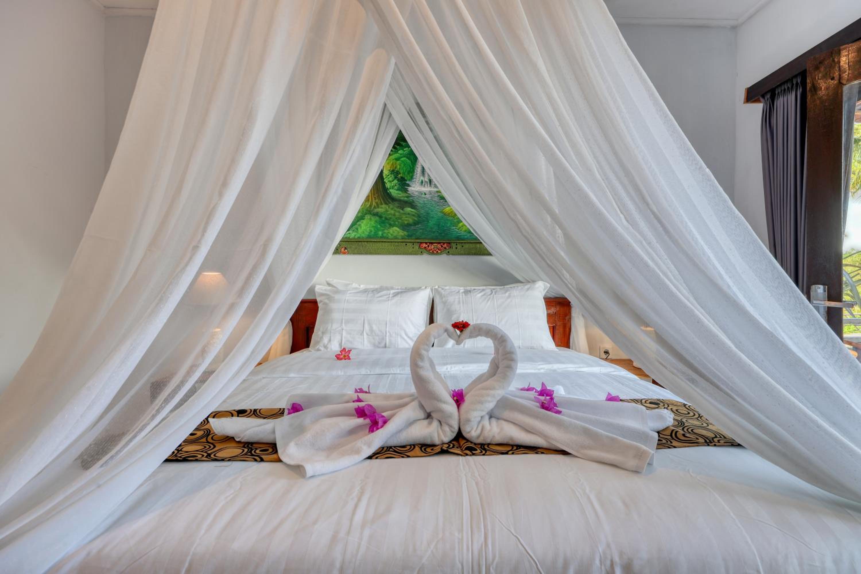 Double Room with Pool View - Photo 18