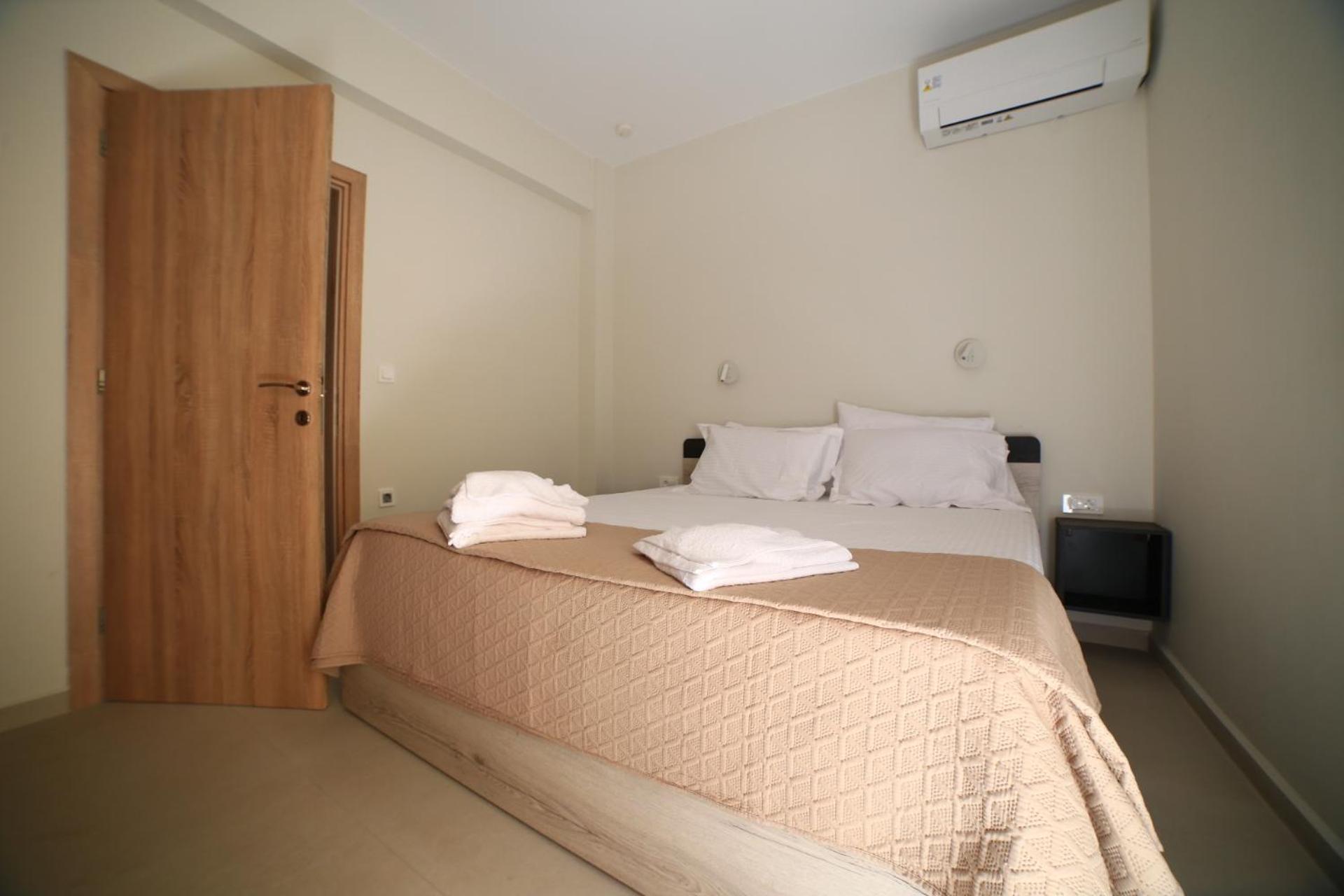 Two-Bedroom Apartment with Balcony and Sea View photo 2