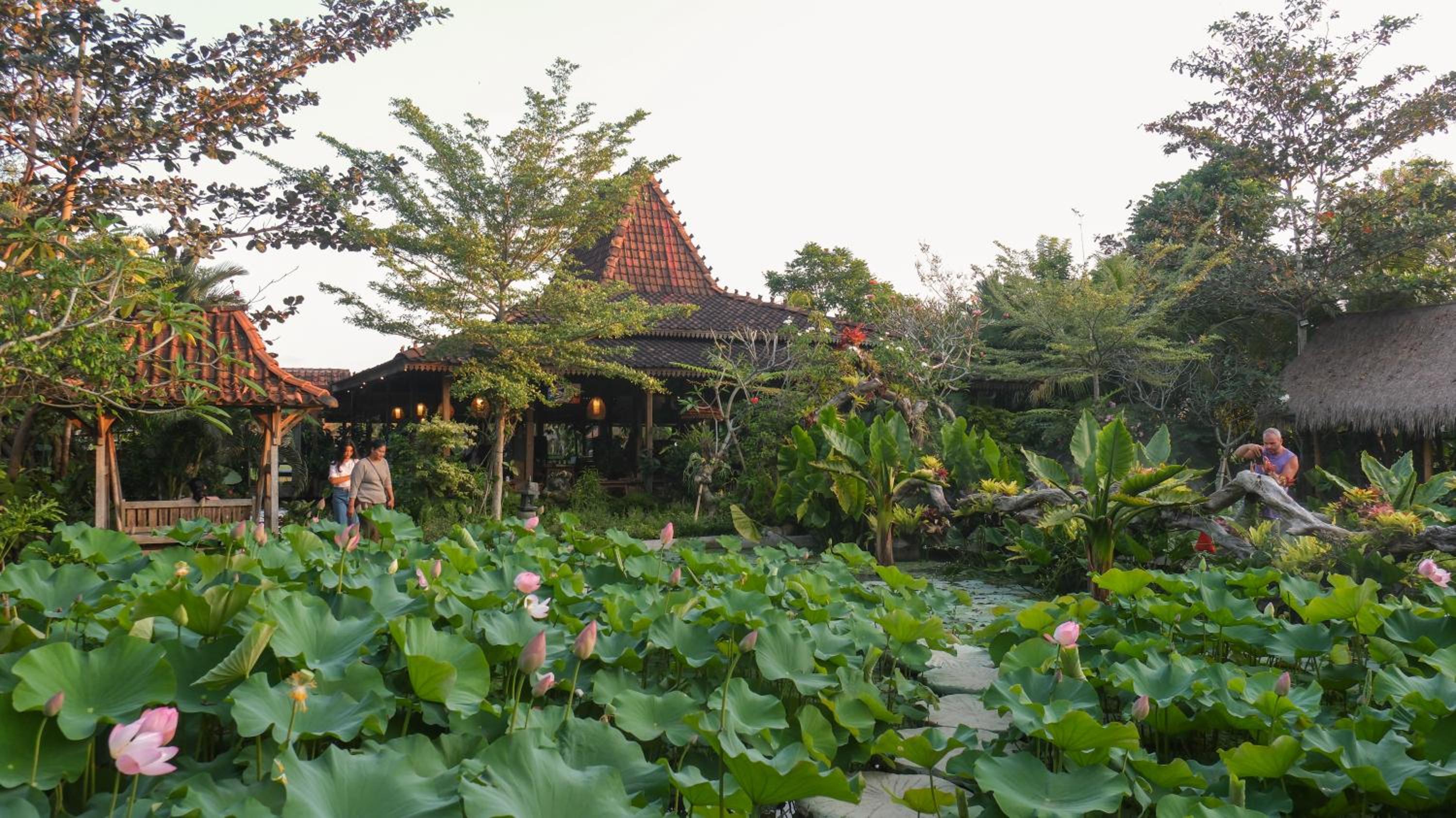 Wooden Joglo Villa - Photo 11