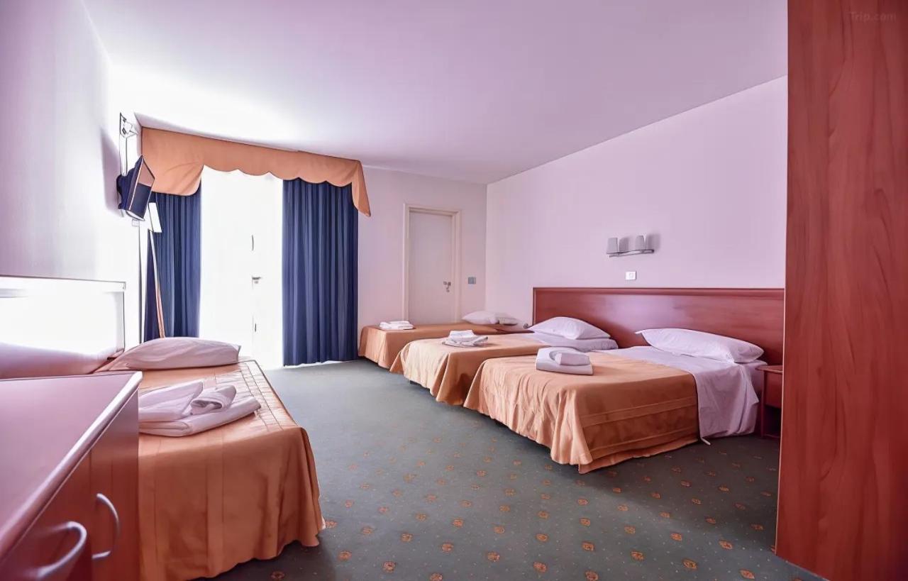 Standard Quadruple Room - Photo 2
