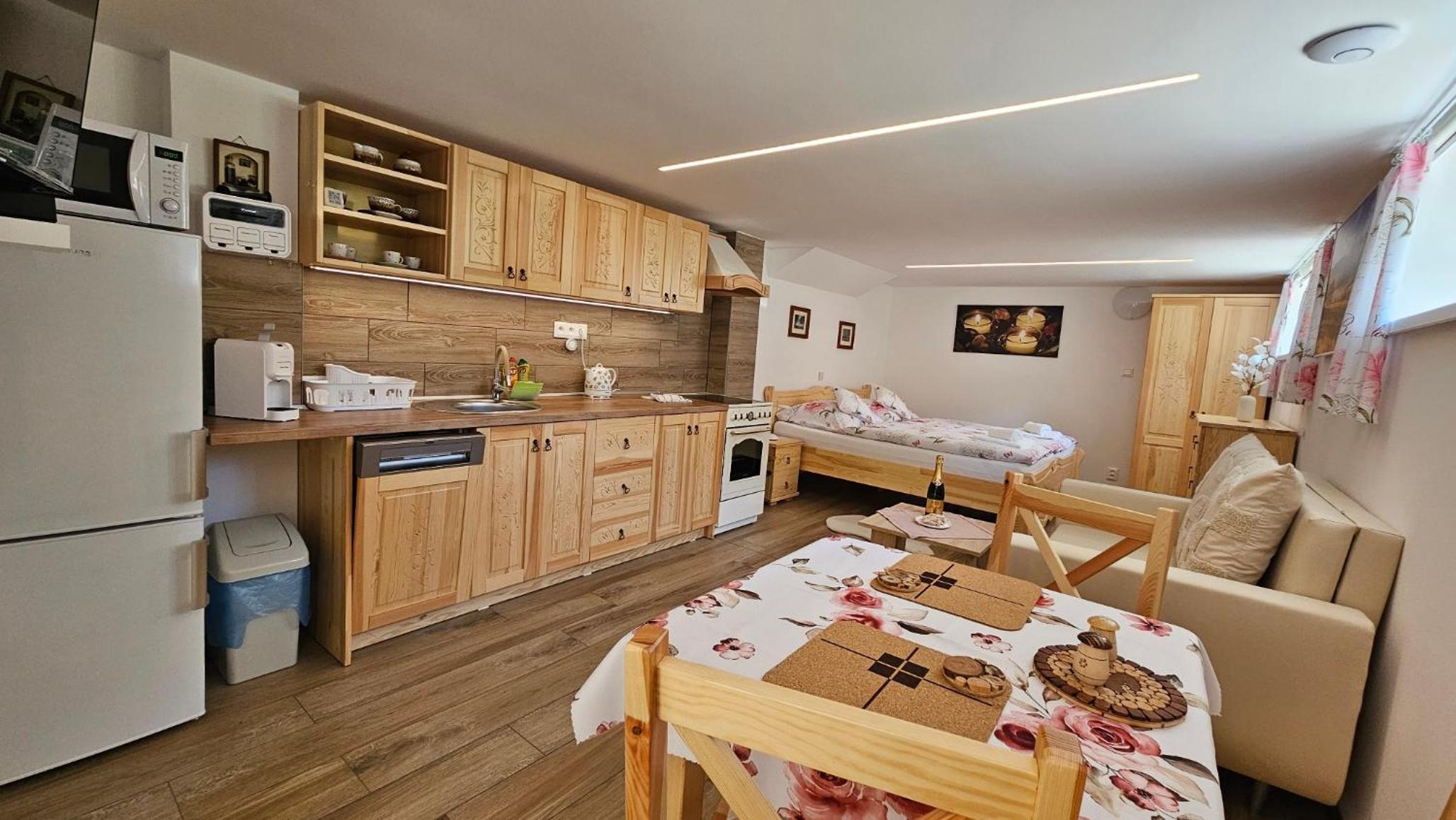 Studio Deluxe With Double Bed photo 1