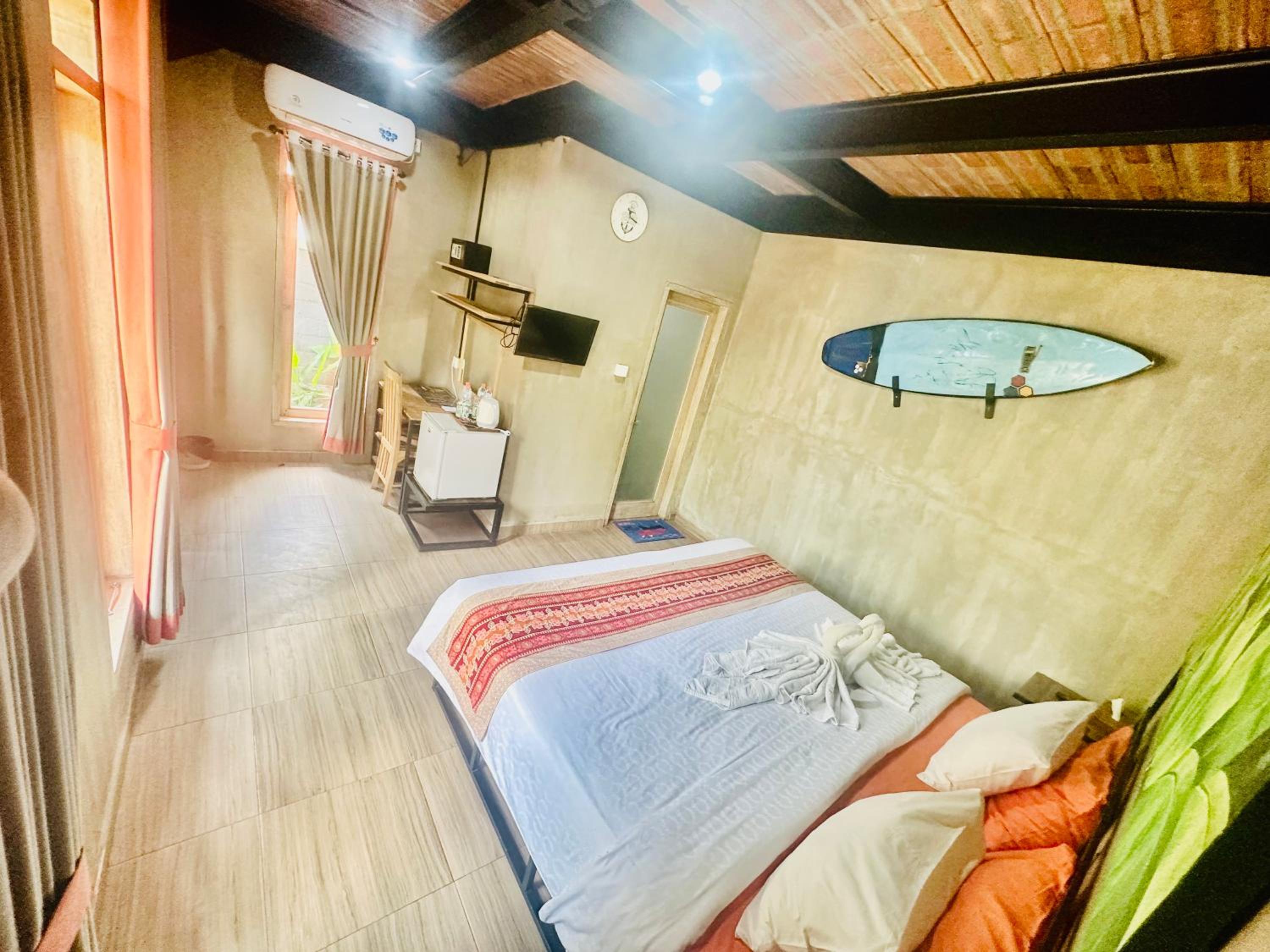 Double Room with Balcony (2 Adults + 1 Child) - Photo 2