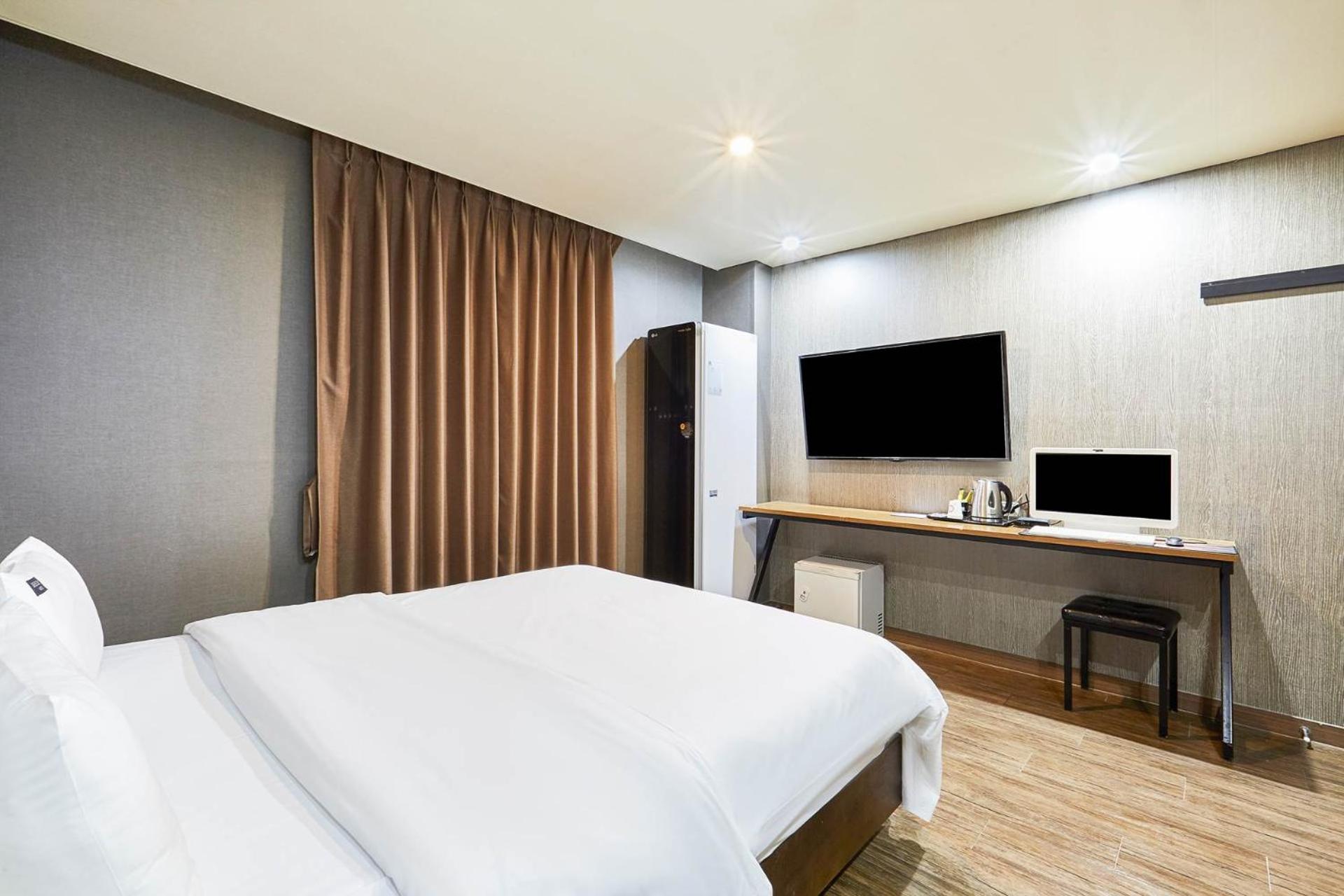 Deluxe Double Room - Photo 1