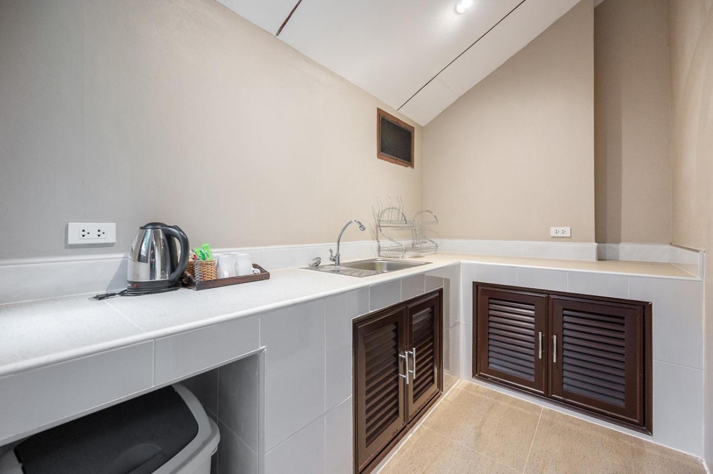 Quadruple Room with Garden View - Photo 5