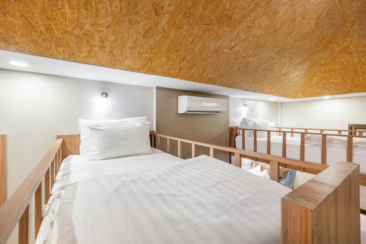 Quadruple Room with Garden View - Photo 3