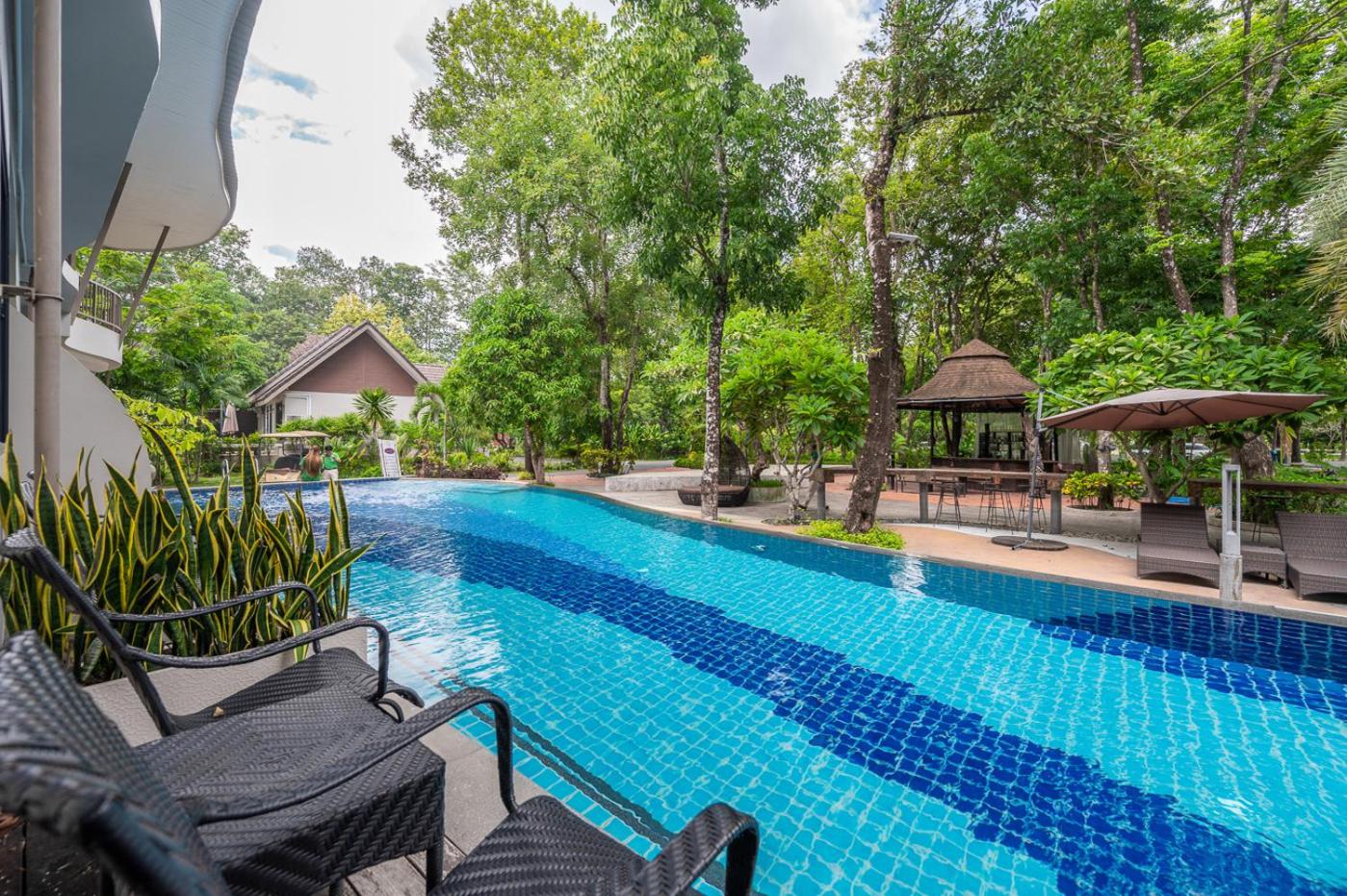 Deluxe Double Room with Pool Access - Photo 3