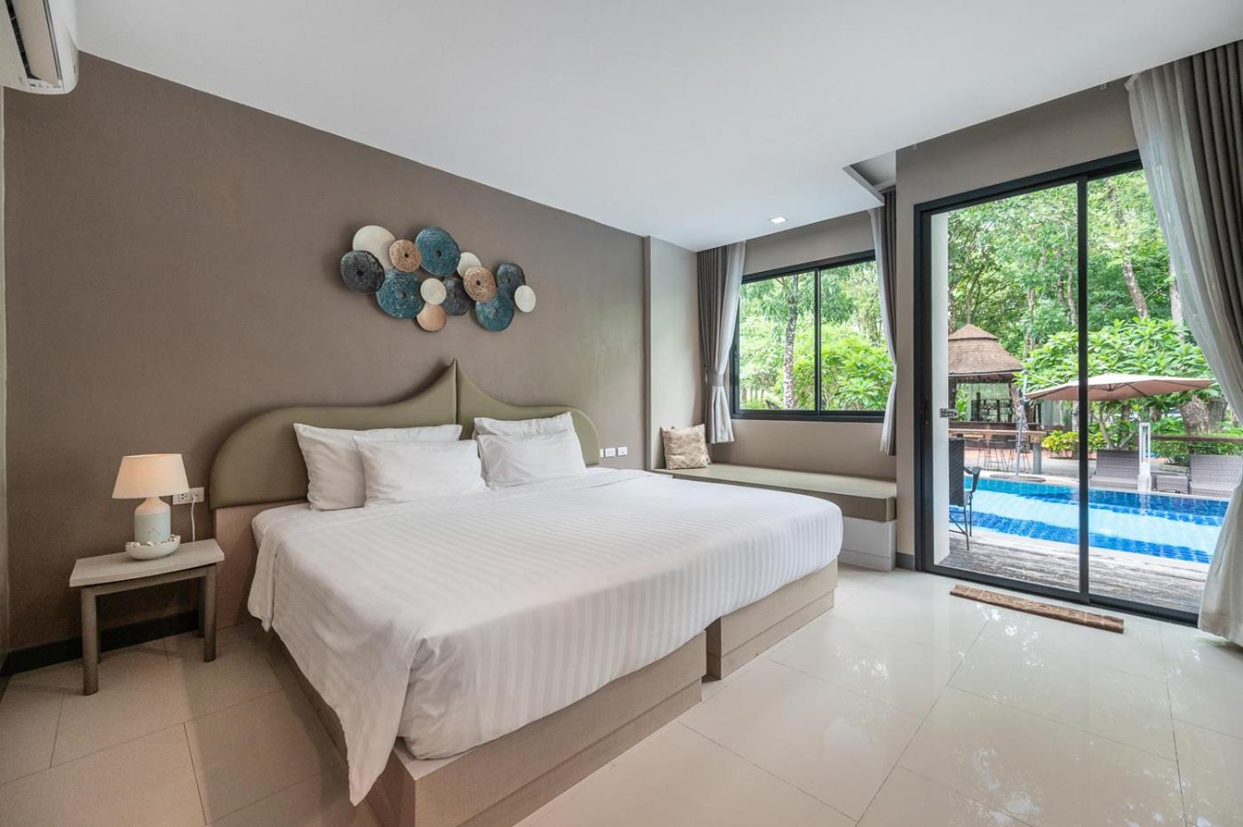 Deluxe Double Room with Pool Access - Photo 1
